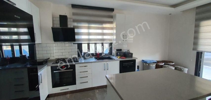 Urla Atatürk Mahallesinde 4+1 Denize Sıfır Müstakil Sıfır Villa - Görsel 11