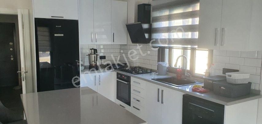 Urla Atatürk Mahallesinde 4+1 Denize Sıfır Müstakil Sıfır Villa - Görsel 15