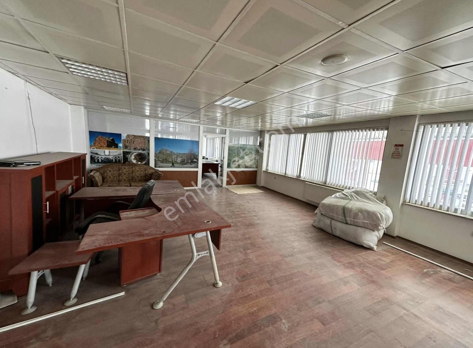 İks Emlaktan Kiralık İş Yeri Devlet Hastanesi Karşısında