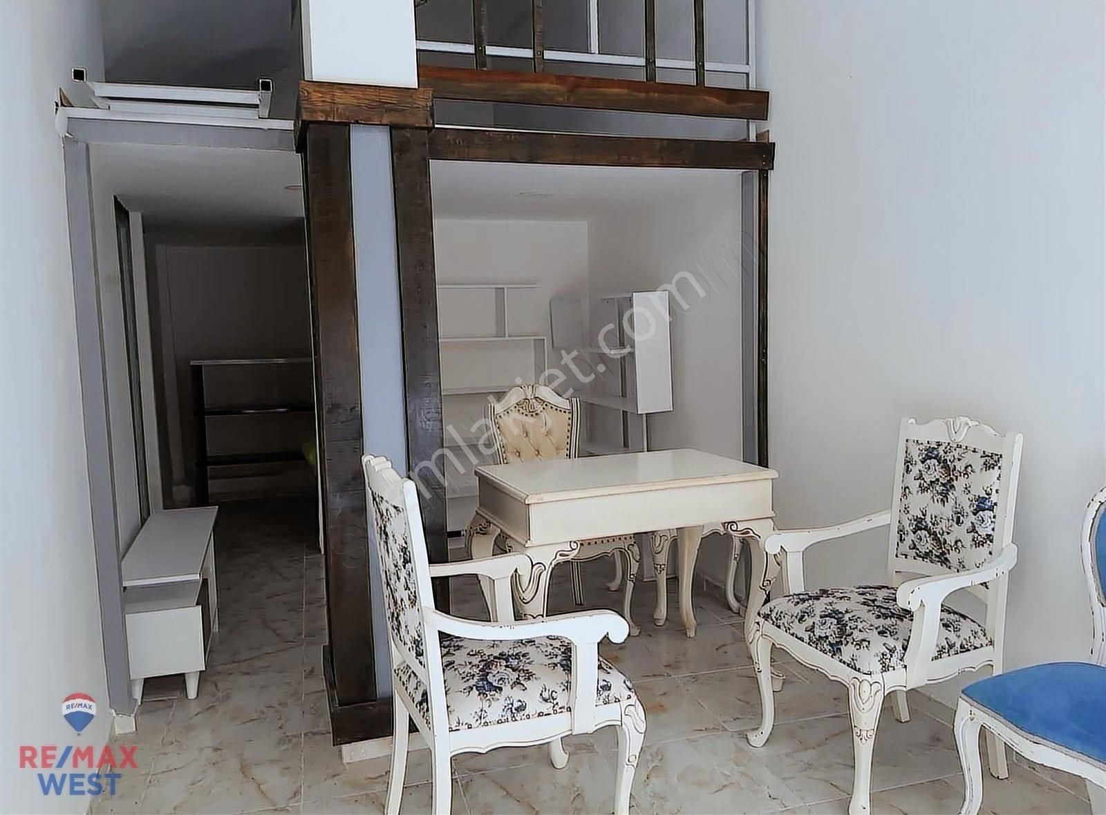 İnönü Caddesine Paralel Sokakta Satılık Batar Katlı Dükkan