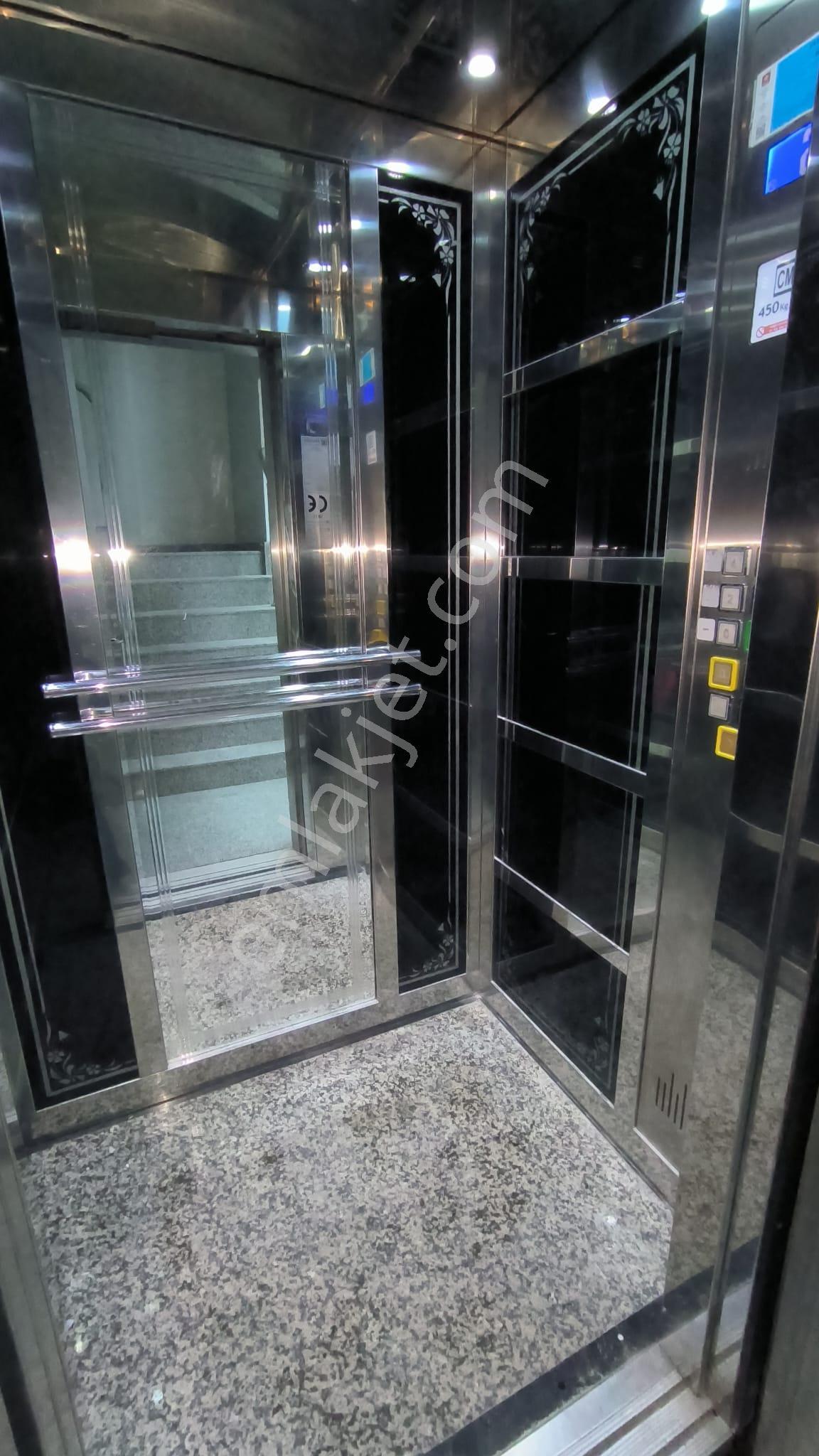 Trabzon Meydan Gazipaşa Caddesi Üzeri Kiralık Ofisler - Görsel 5