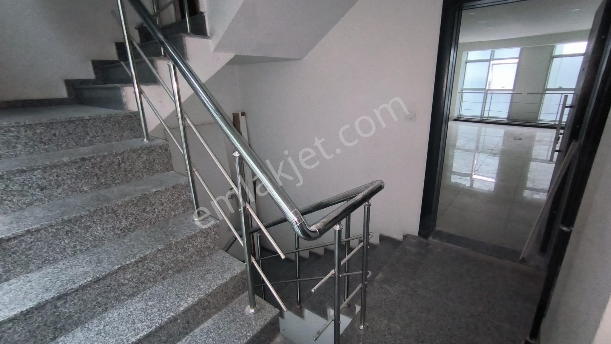 Trabzon Meydan Gazipaşa Caddesi Üzeri Kiralık Ofisler - Görsel 13