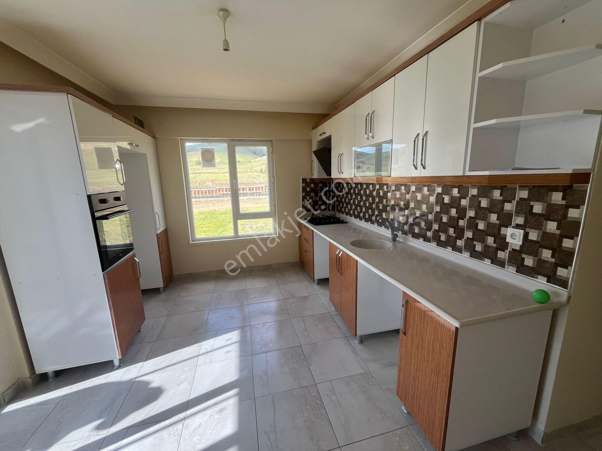 Yenişehirde Arakatta 3+1 Kiralık Daire