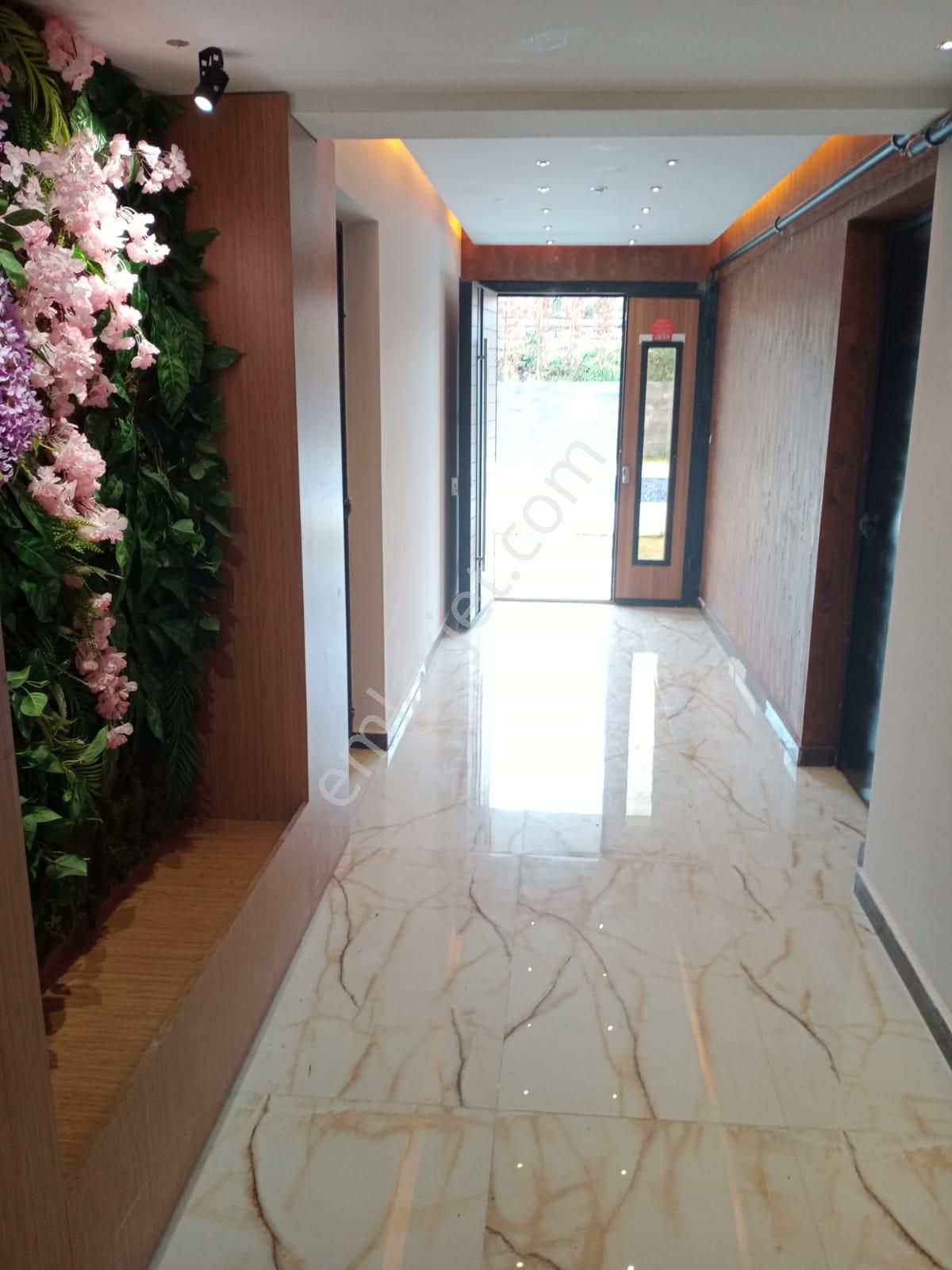 Menemen Esatpaşa Mah. Havuzlu Lux Sitede Kiralık 2+1 Ara Kat Daire
