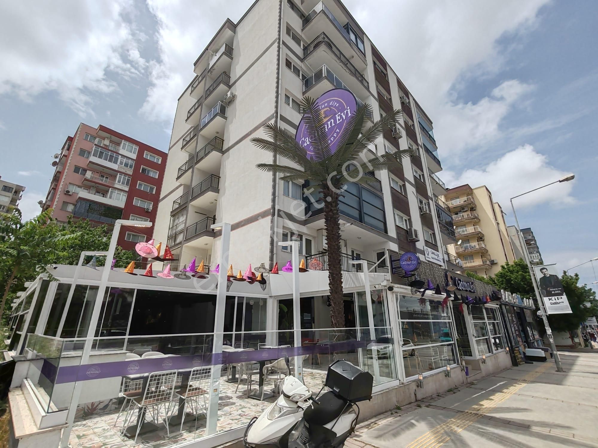 Buca Atatürk Mahallesi Ana Yol Üzerinde 3+1 Kiralık Daire