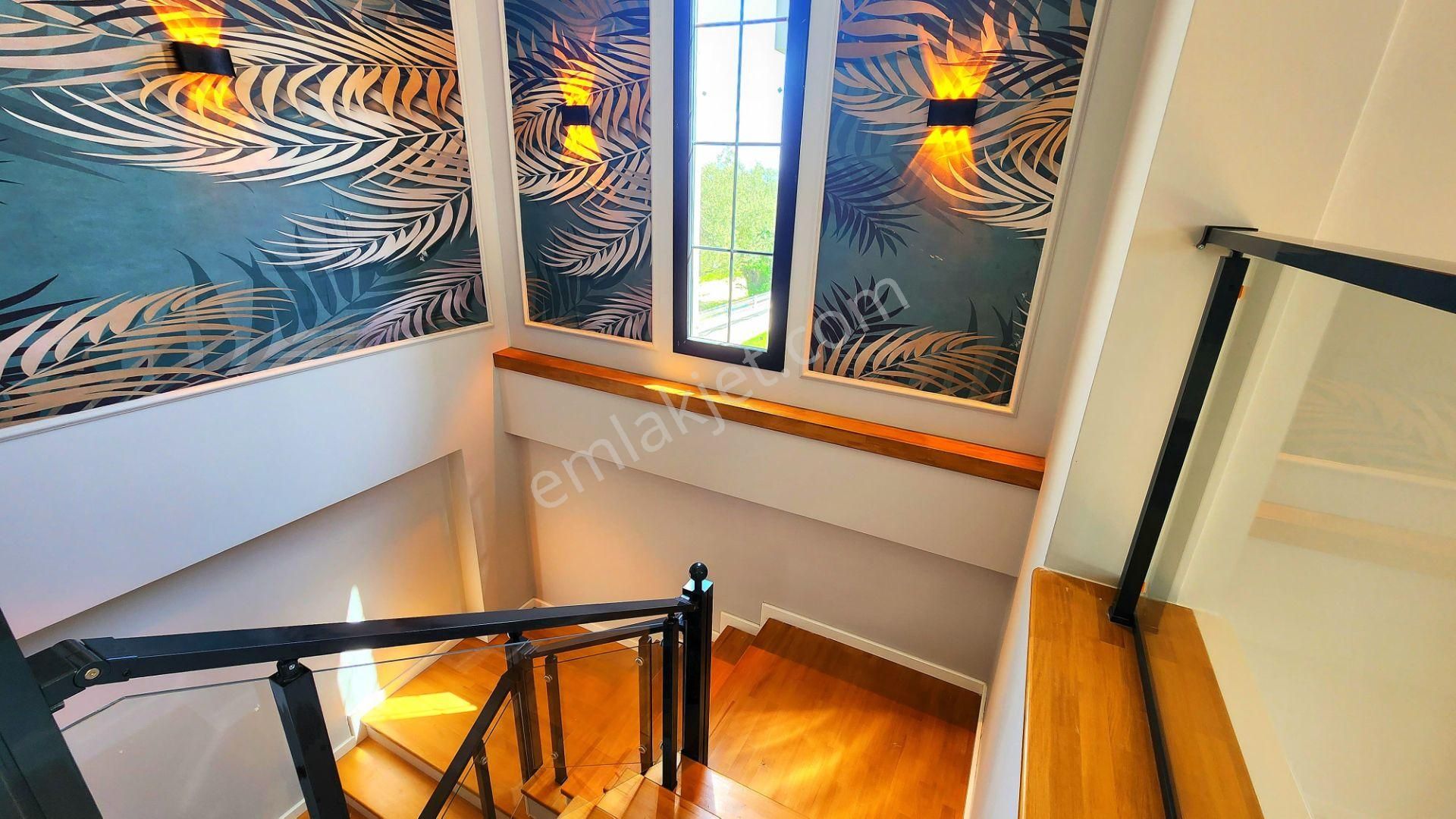 Egenin Kalbinde Havuzlu Site İçerisinde Loft Konseptli 4+1 Villa - Görsel 28