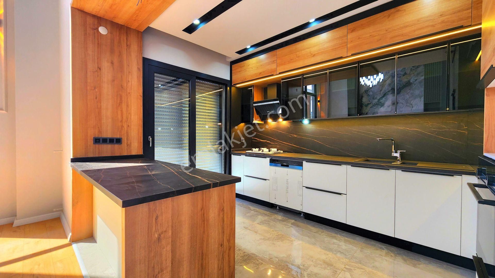 Egenin Kalbinde Havuzlu Site İçerisinde Loft Konseptli 4+1 Villa - Görsel 14