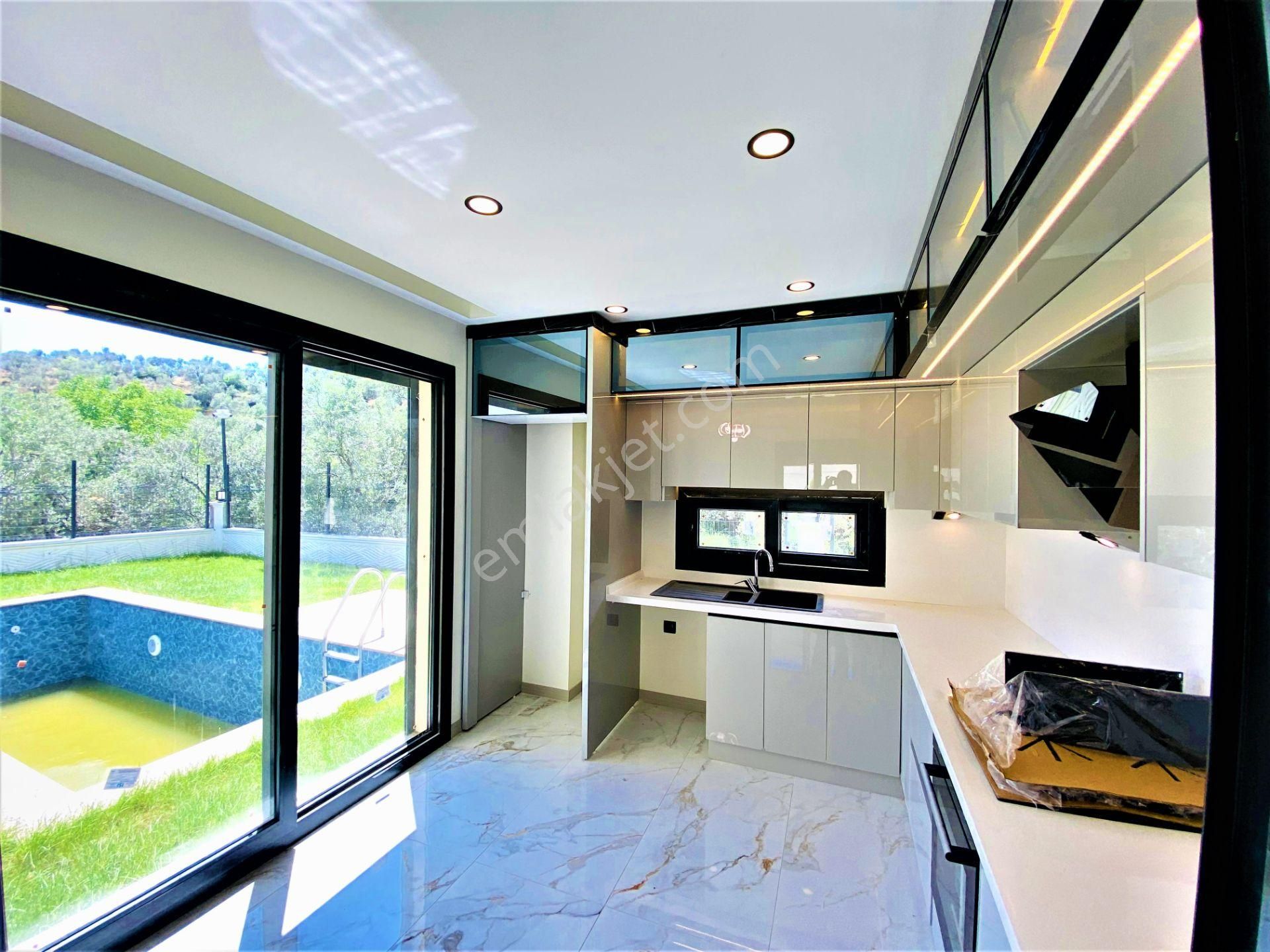 Ak&er Emlak'tan Güre'de 4+1 Sıfır Lüx Satılık Villa - Görsel 21