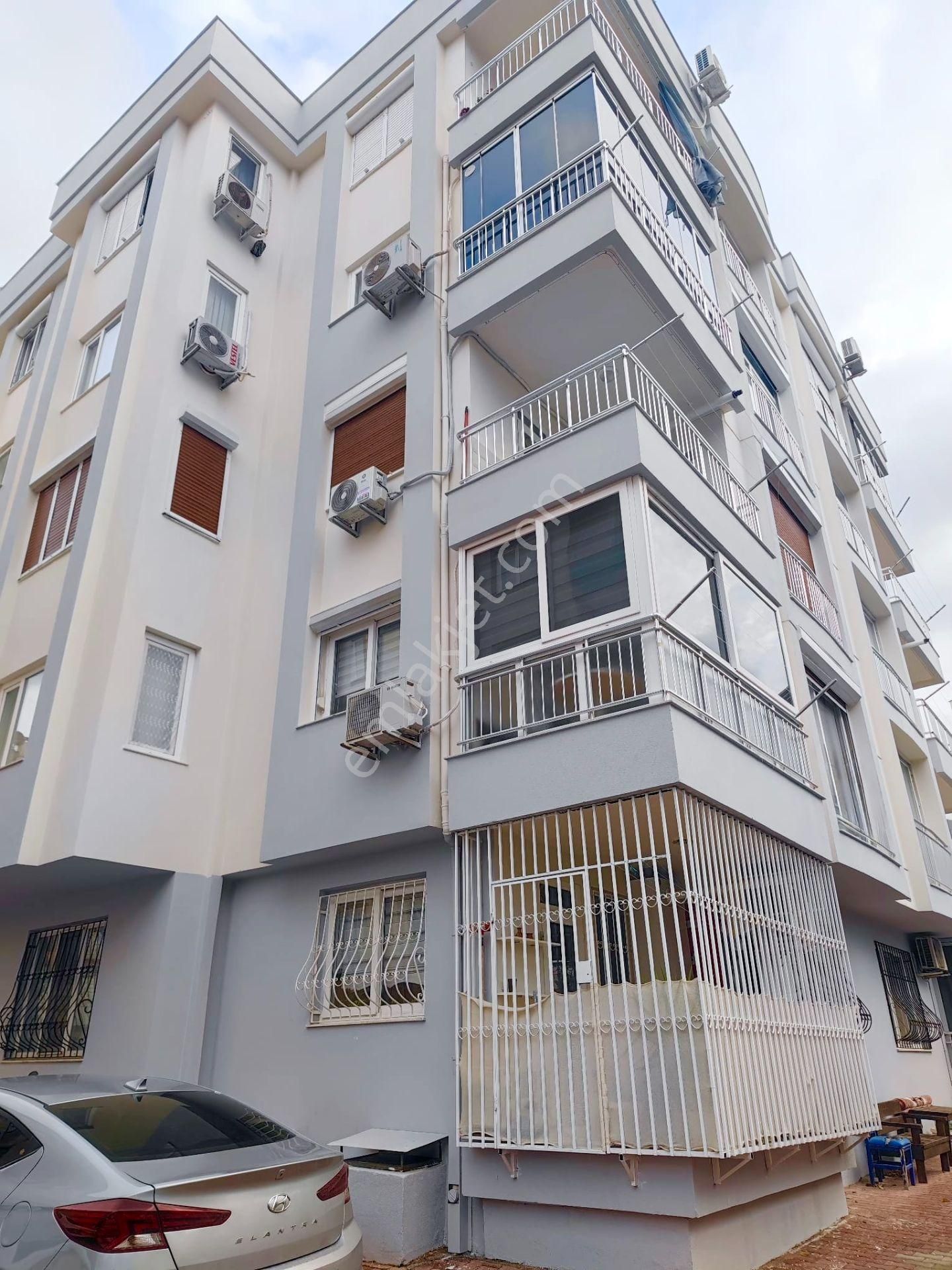 Kızıltoprak Tahtakale Yakını Geniş Masrafsız Asansörlü Arakat 3+1