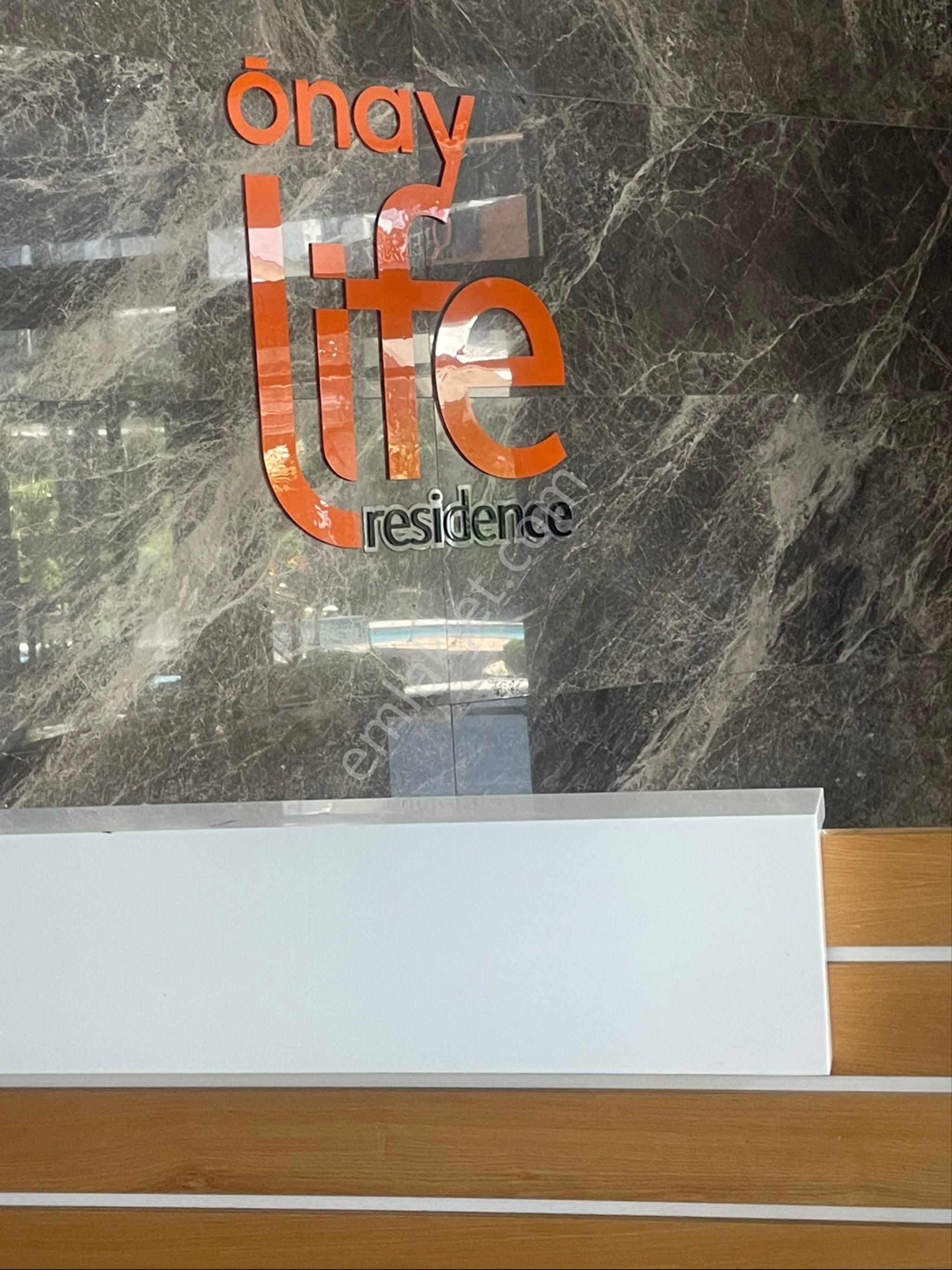 Eesenyurt Önay Life Residence’da 2+1 Kiralık Ofis