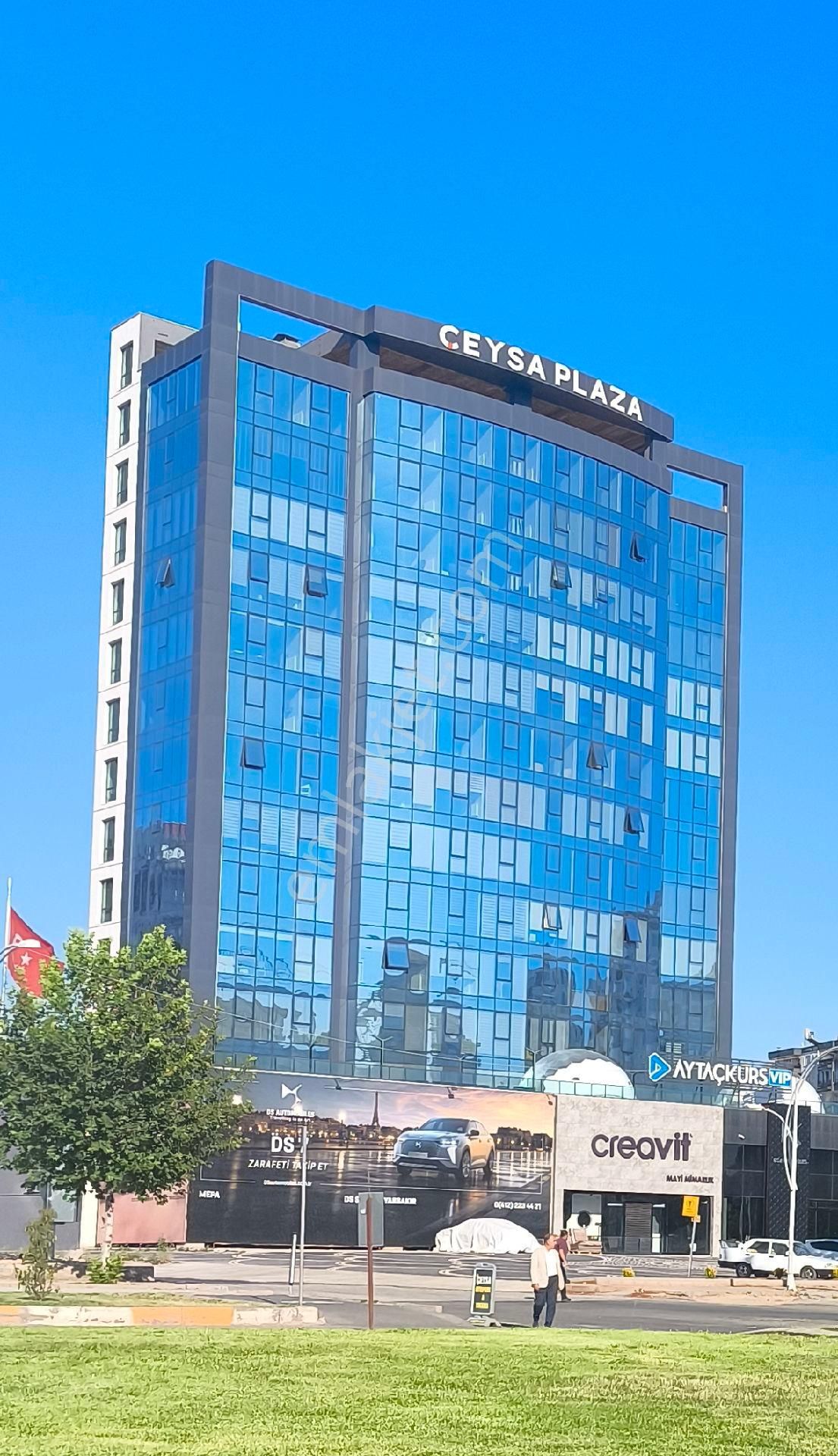 Luna Park Karşısında Çeysa Plazada Satılık Ultra Lüks Ofis
