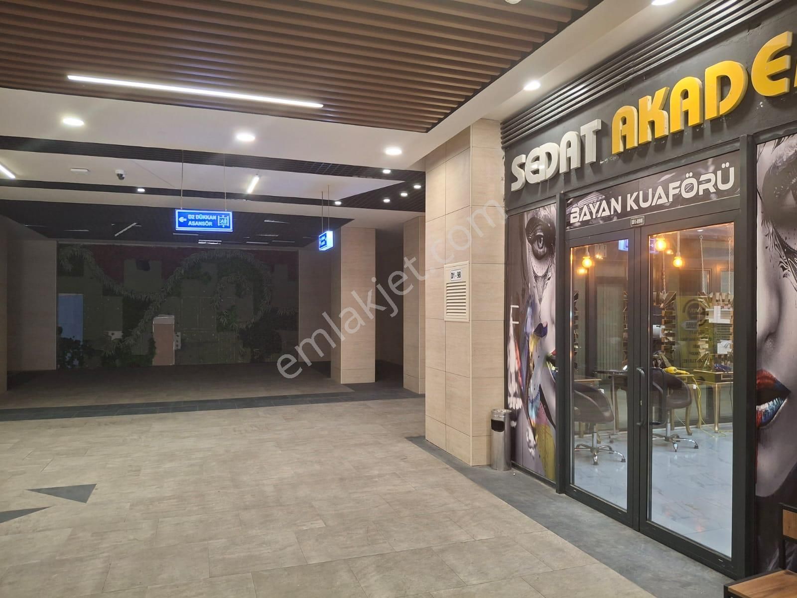 Sefaköy Torkam Avm'de Metro Kapısının Karşısında Satılık Dükkan - Görsel 12