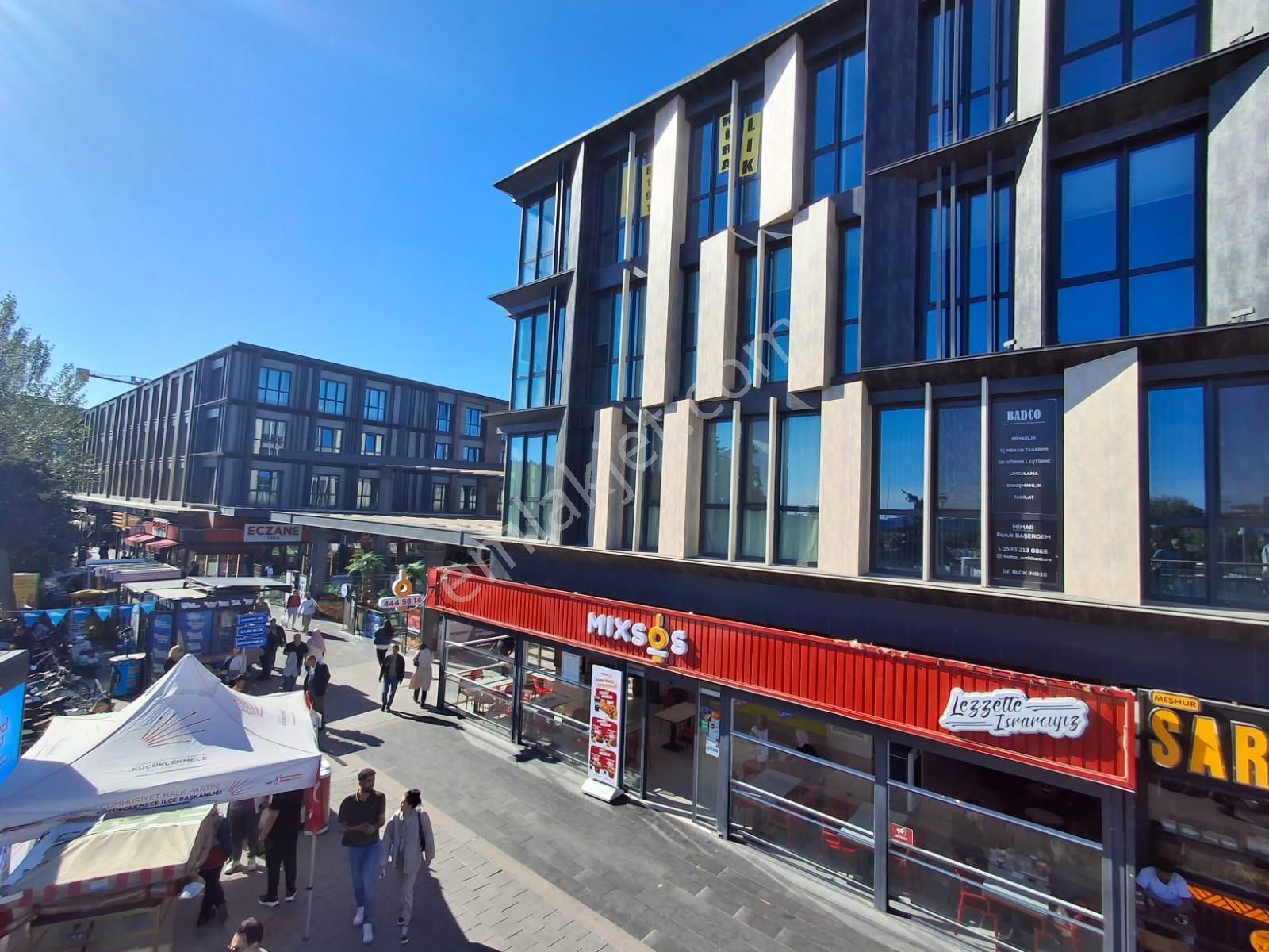 Sefaköy Torkam Avm'de Metro Kapısının Karşısında Satılık Dükkan - Görsel 8