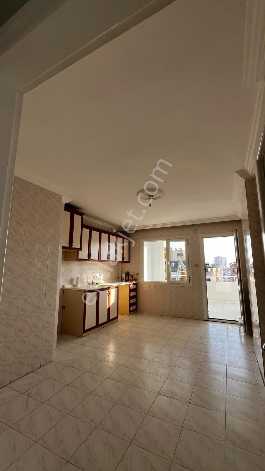 Kiralık 3+1toros 9-8katı Hasarsız Dgaz Parke Yapılacak 2balkon Kgb Cephe 280,000tl Yıllık