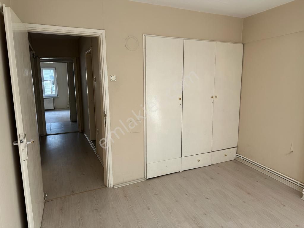 Nalbantoğlu Cd.üzerinde 2+1 80 M2 Kombili Kiralık Daire