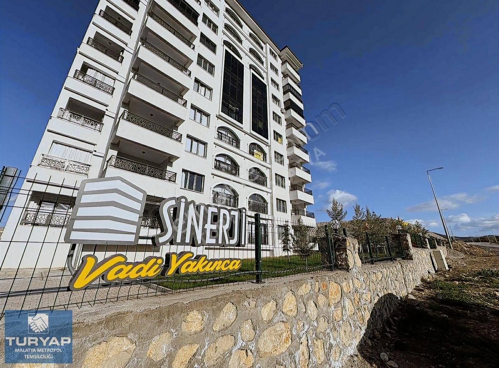 Turyap Metropol'den Yakınca Da Satılık 3+1 Lüks Daire