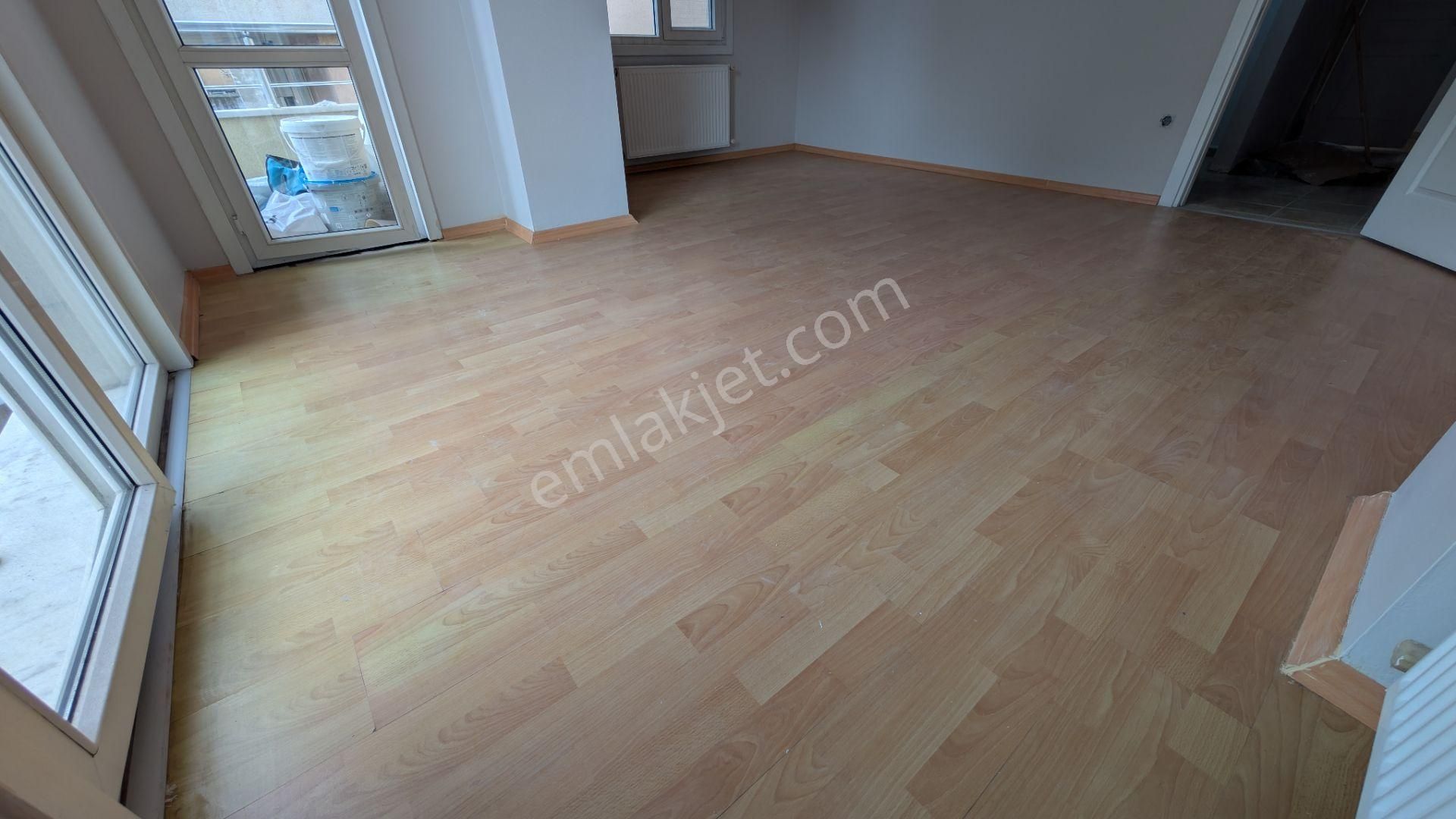 Finans Merkezine Yakın Kullanışlı 2+1 Daire