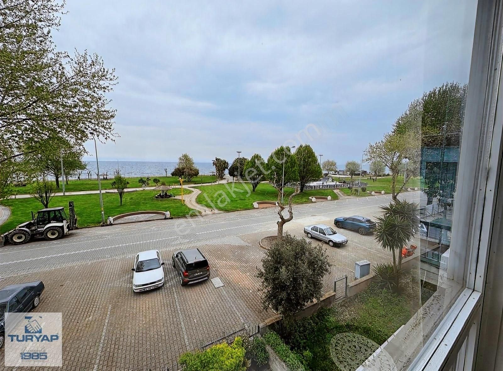Yalova Merkez Gazipaşa Caddesi Denize Sıfır Satılık Daire