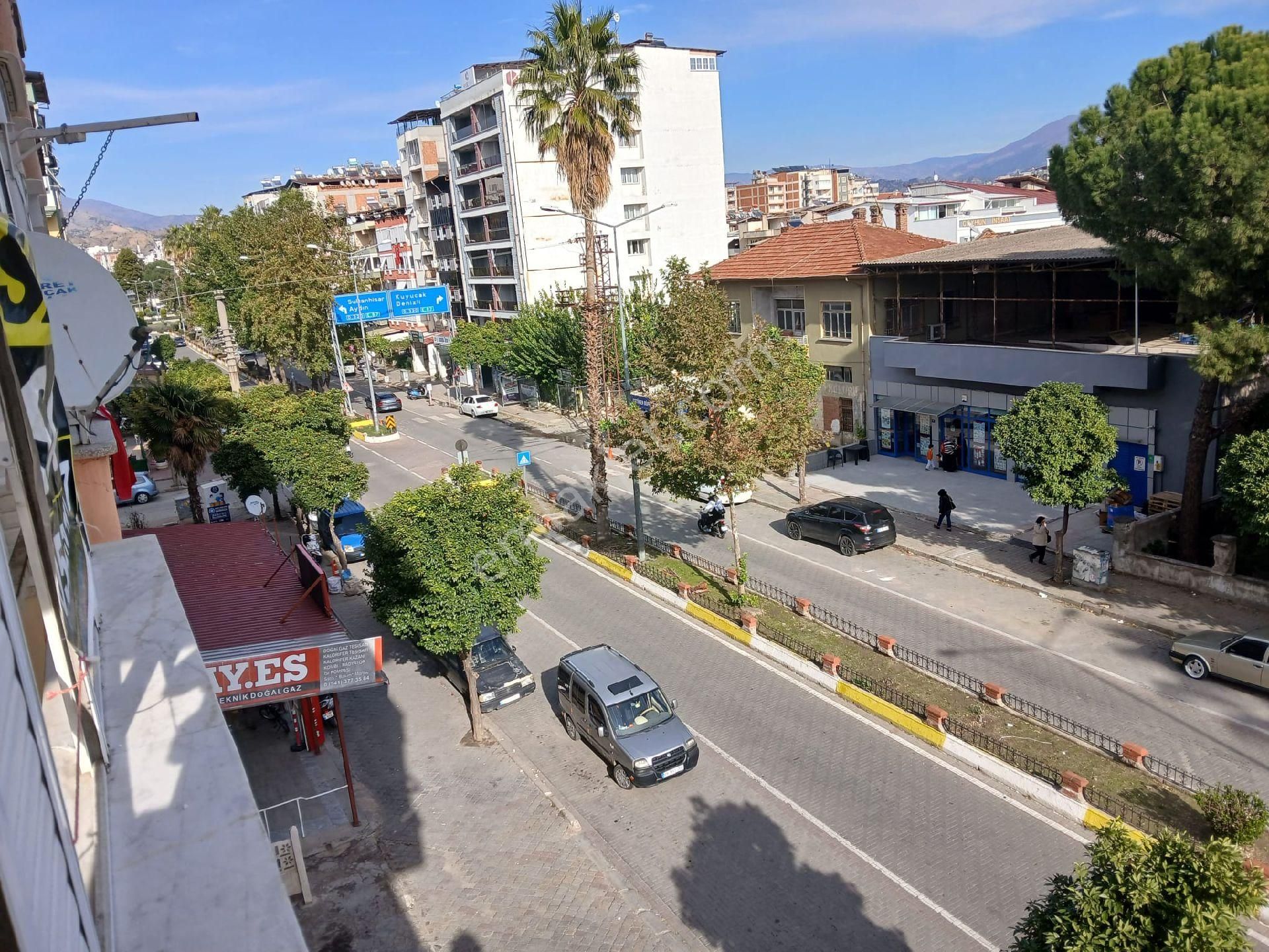 Ayaz Emlak'tan Fırsat 3+1 Hürriyet Caddesi Üzerinde