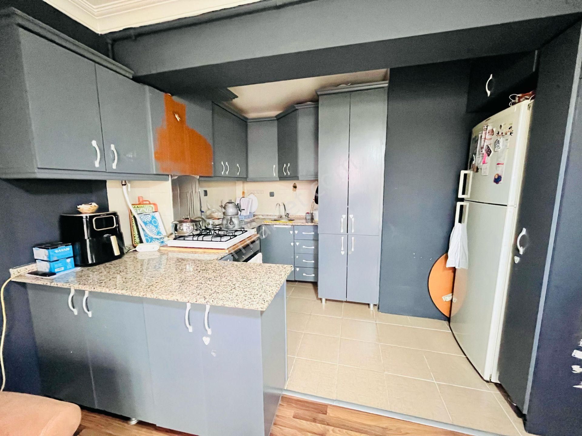 Kaynak Mahallesi 2+1 90 M2 3 Katlının Çatı Dubleksi Açık Mutfak Petek Kombili