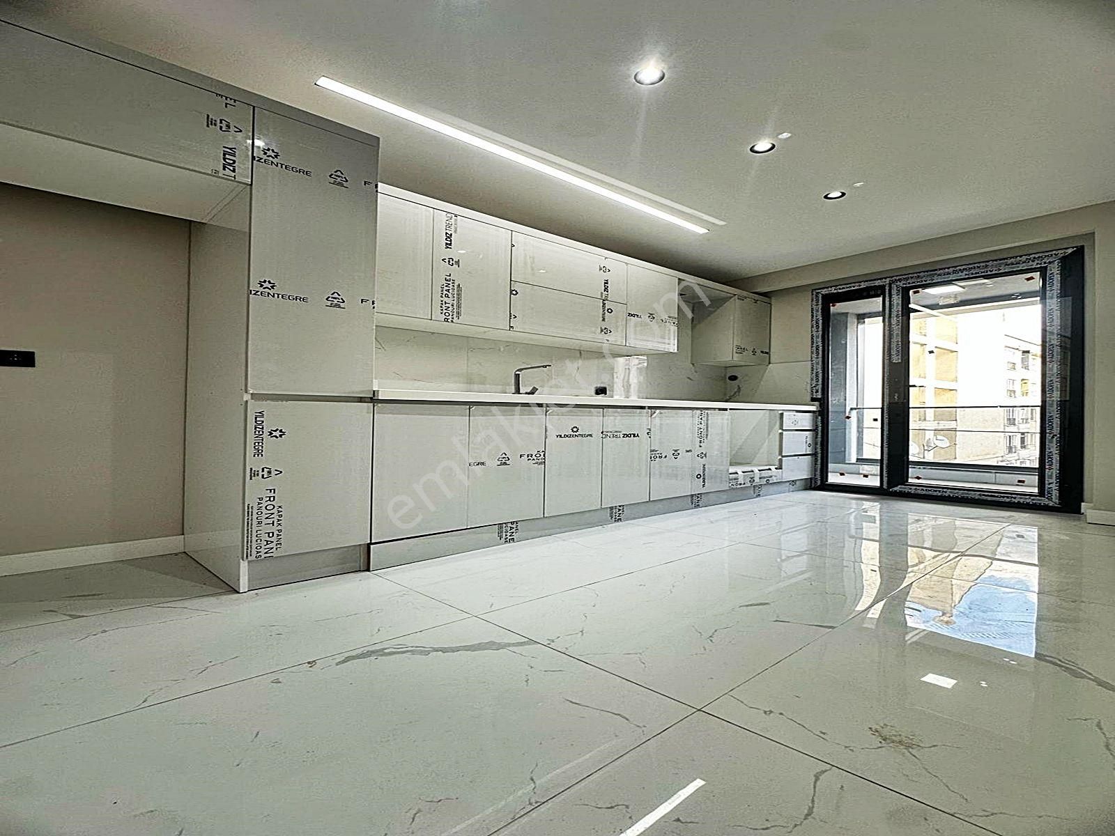 Cadde34 Yapı'dan Yenikent'te Sıfır 3+1 Ebeveyn Banyolu Yüksek Kredi İmkanlı Şahane Daire Satışta!!!!