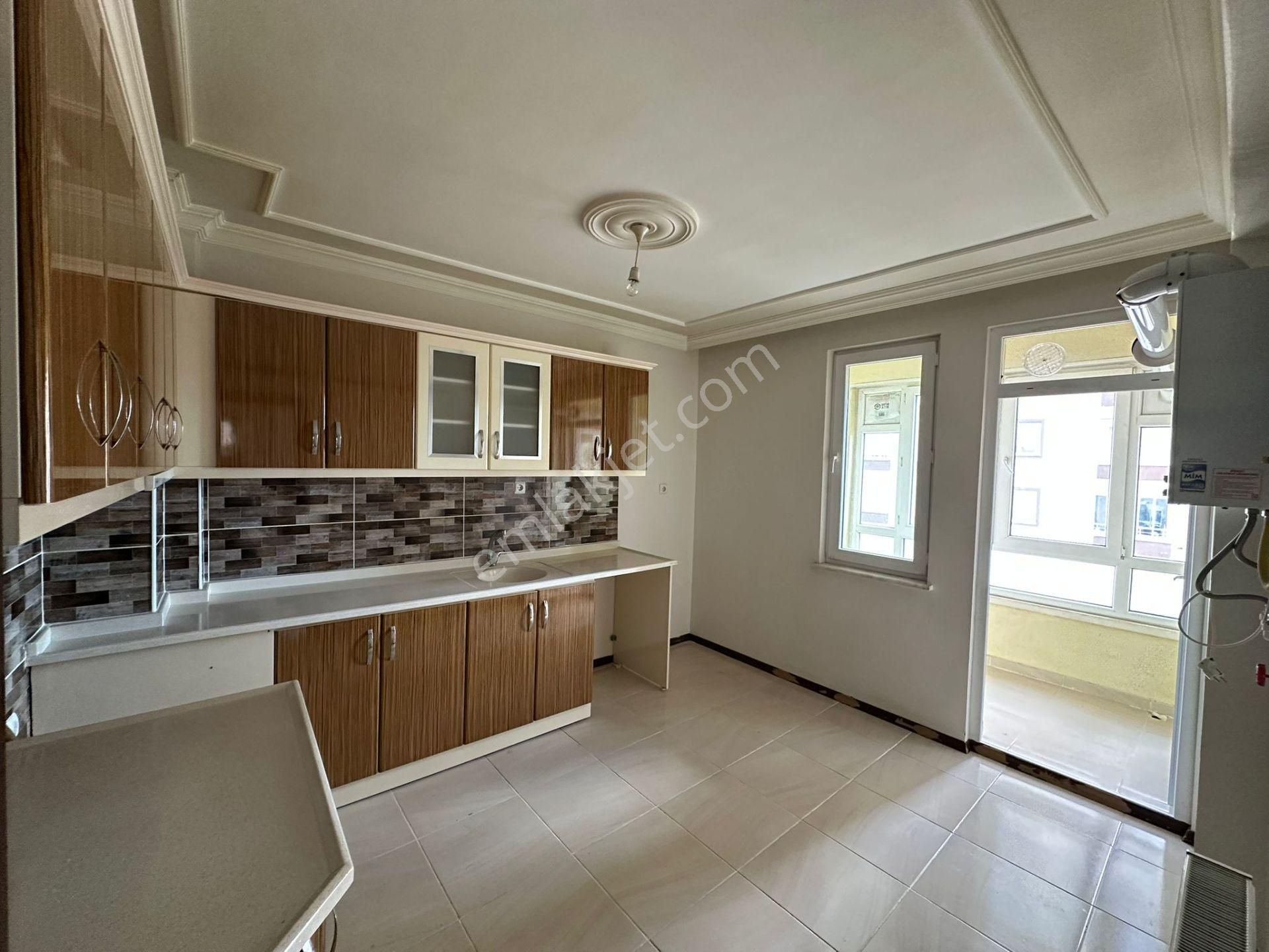 Elisa Gyo//beyazşehir Işıkkent Sitesi 3+1 Ara Kat Boş Oturulmaya Hazır Satılık Daire