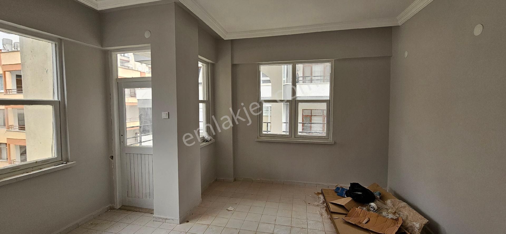 Alanya Mahmutlar Barbaros Caddesi Üzerinde Büyük Migros Karşısı 2+1 Ayrı Mutfaklı - Görsel 9