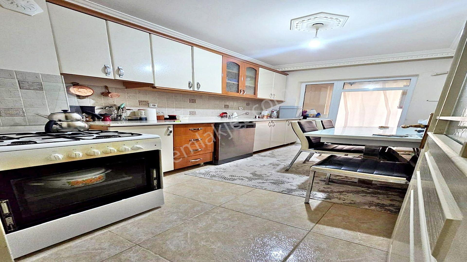 Pınarbaşı Hastaneler Bölgesinde Yeni Bina Asansörlü Cazip Fiyata