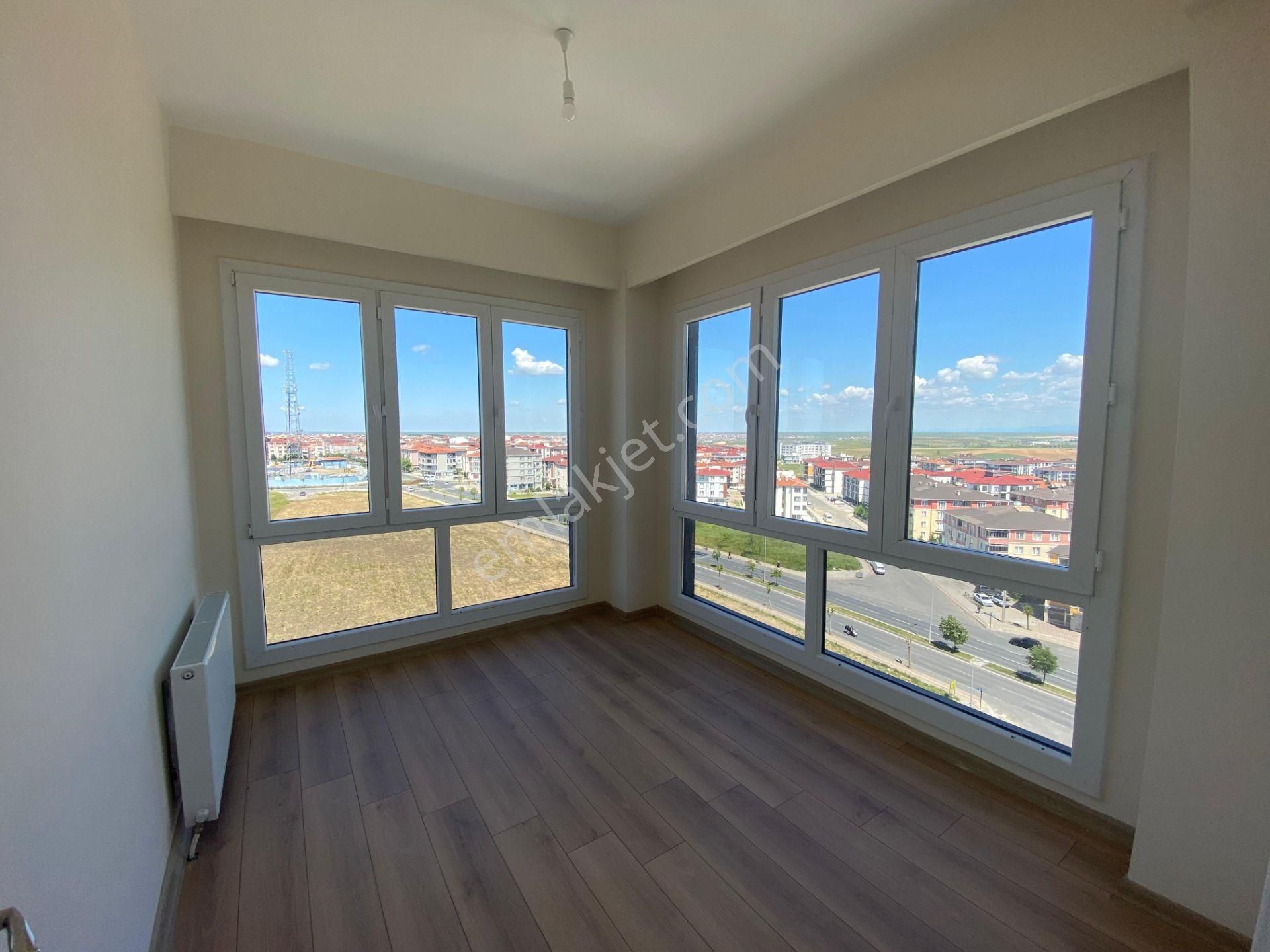 Remax Land'dan Bey Konaklarında Satılık Lüks Geniş Kapalı Mutfak