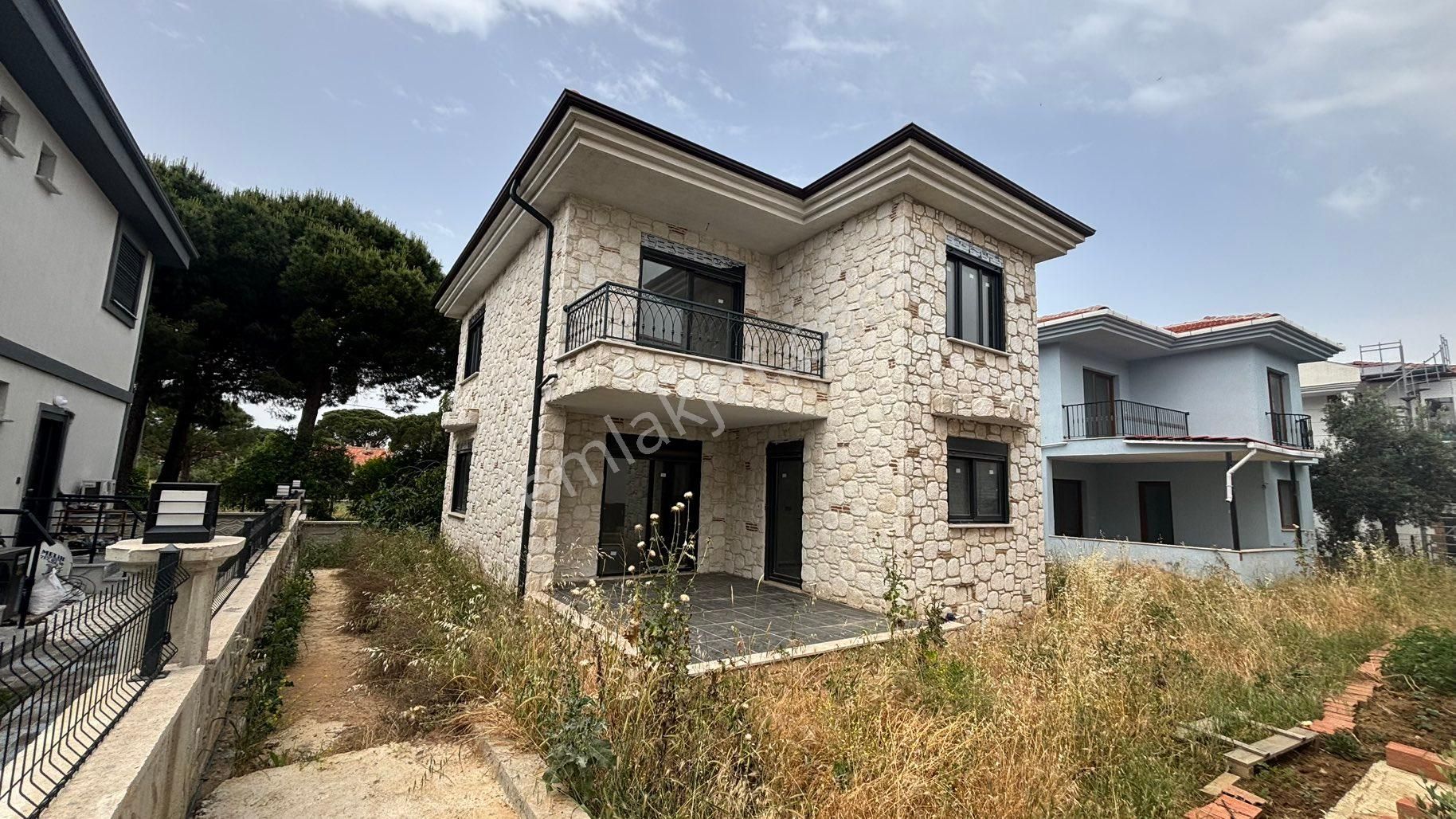 Çamlık Lakada Satılık 3+1 Premium Villa