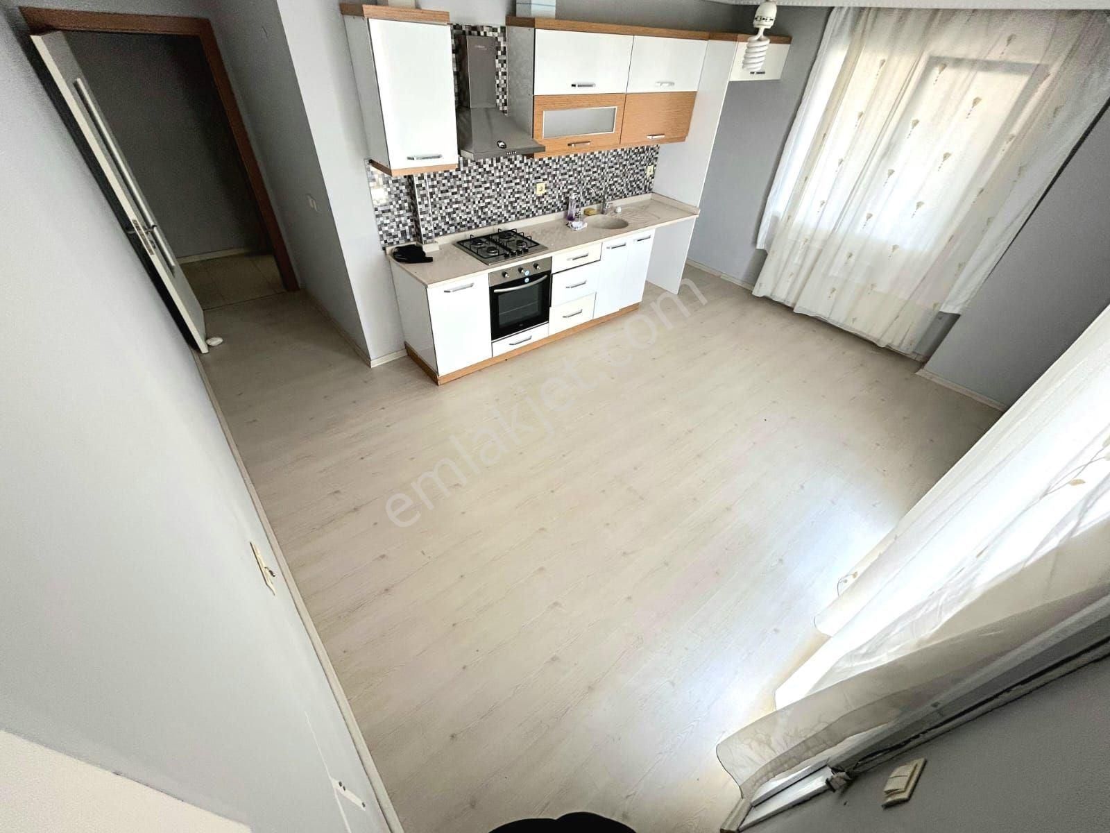 Yükselden Tek Yetkili Hamidiyede Ön Cephe Devasa Balkon 1+1daire