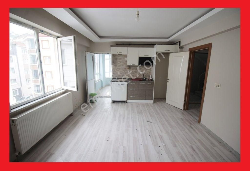 Cemaliye Perşembe Pazarına Yakın 65m2 1+1 Amerikan Mutfaklı Kiralık Daire