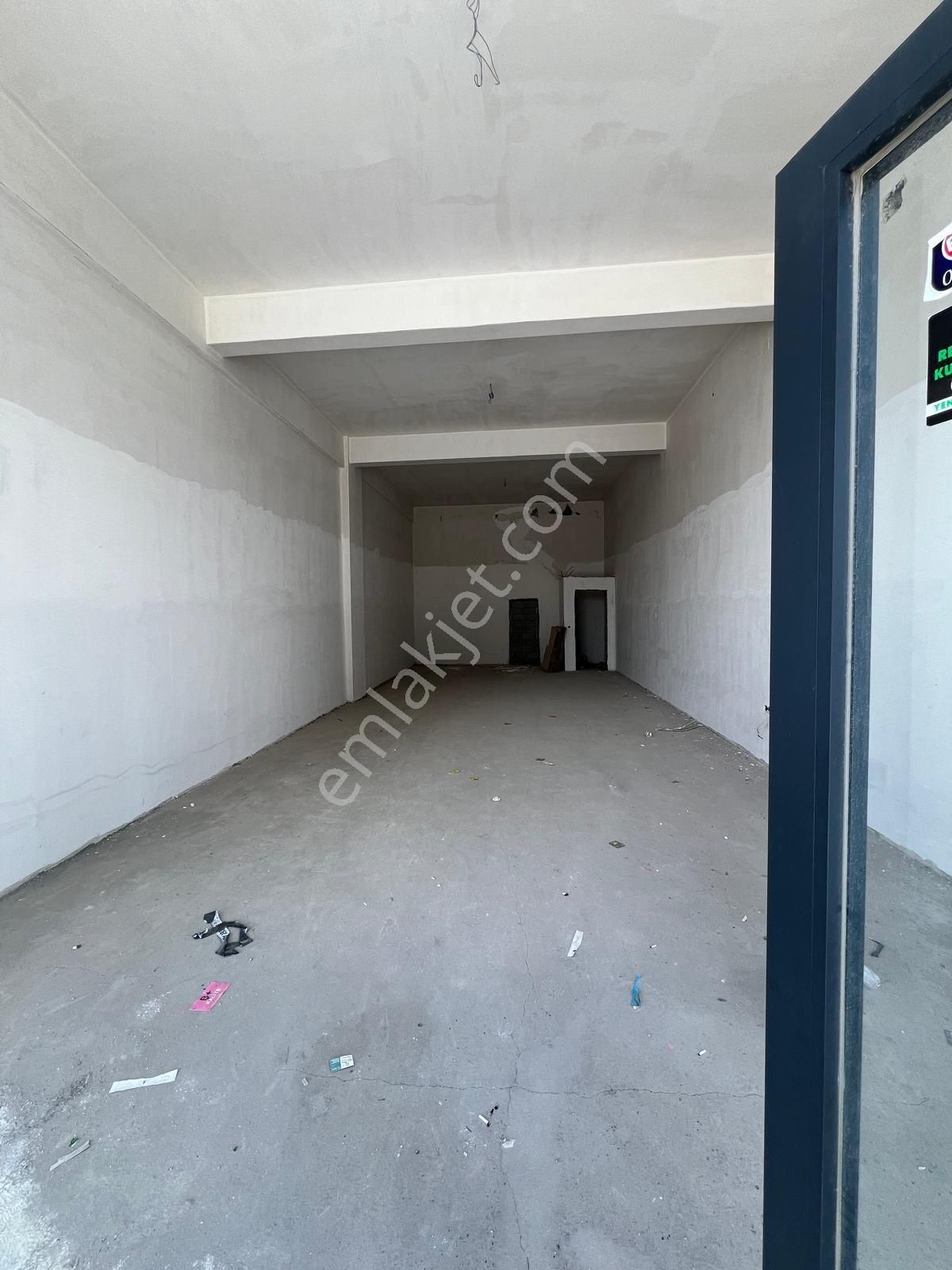 Fıstıklık Merkezde İşlek Cadde Üzerinde Kiralık Dükkanlar