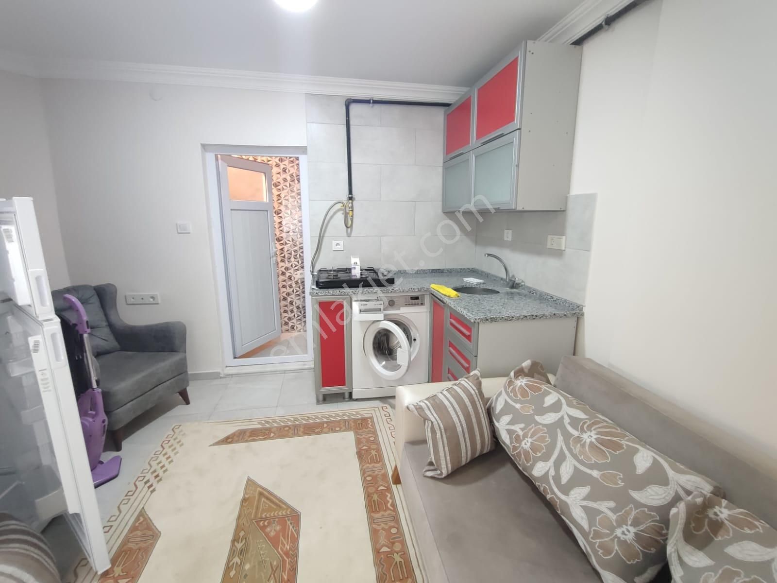 Muradiye Eşyalı Kiralık 1+1 Bahçeli Zemin Daire 13.750 Tl