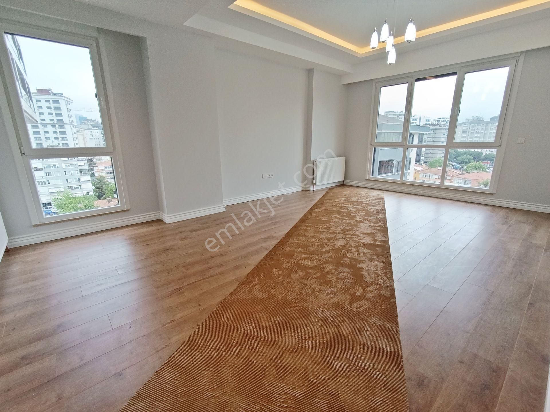Suadiyede Güvenlikli Ve Yüzme Havuzlu Sitede 3+1 Sıfır Daire Emlak Masası