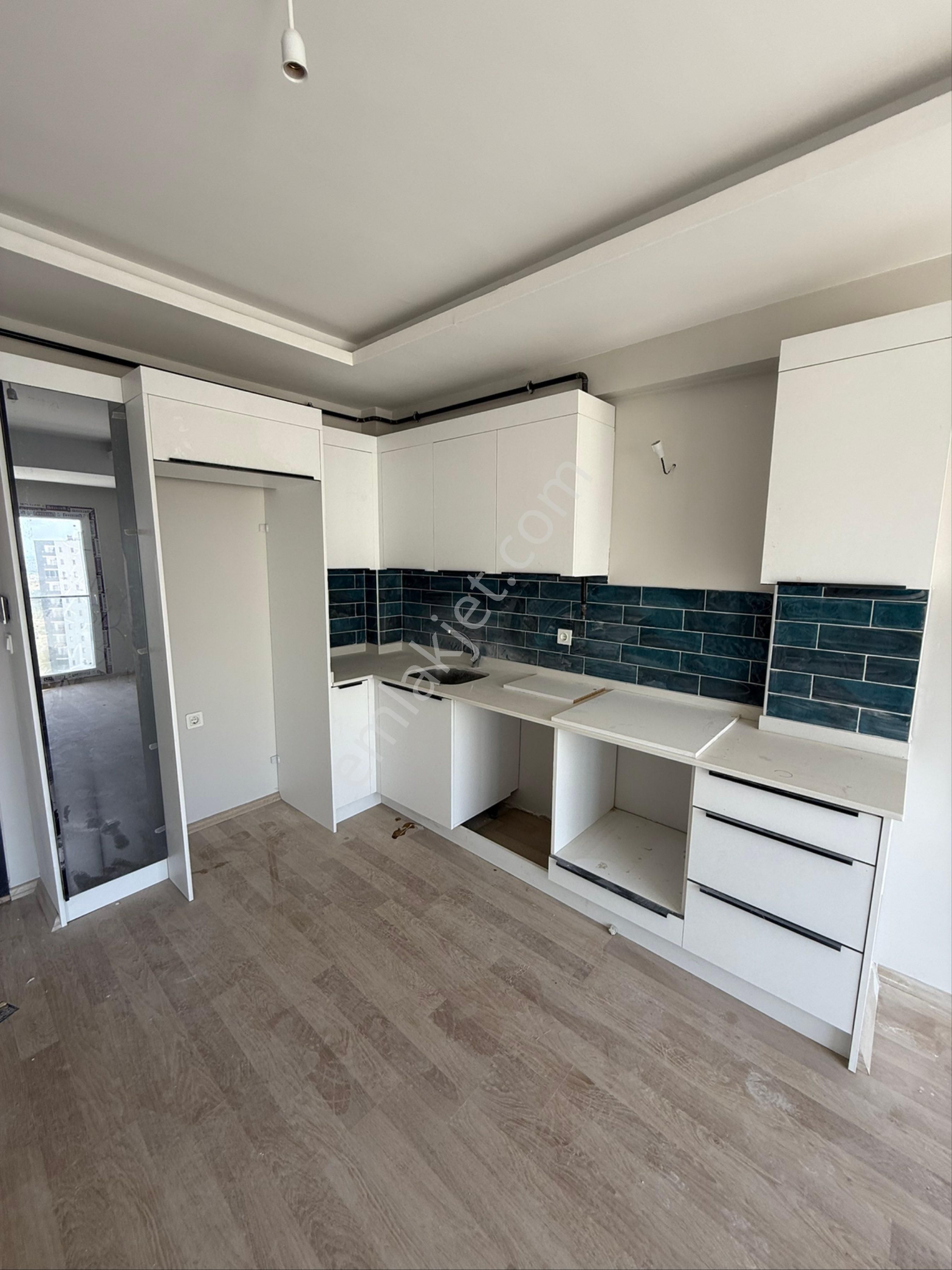 Gültepe'de Soulmate Yanı Bulvar Üstü Yeni Bina 1+1 Kiralık