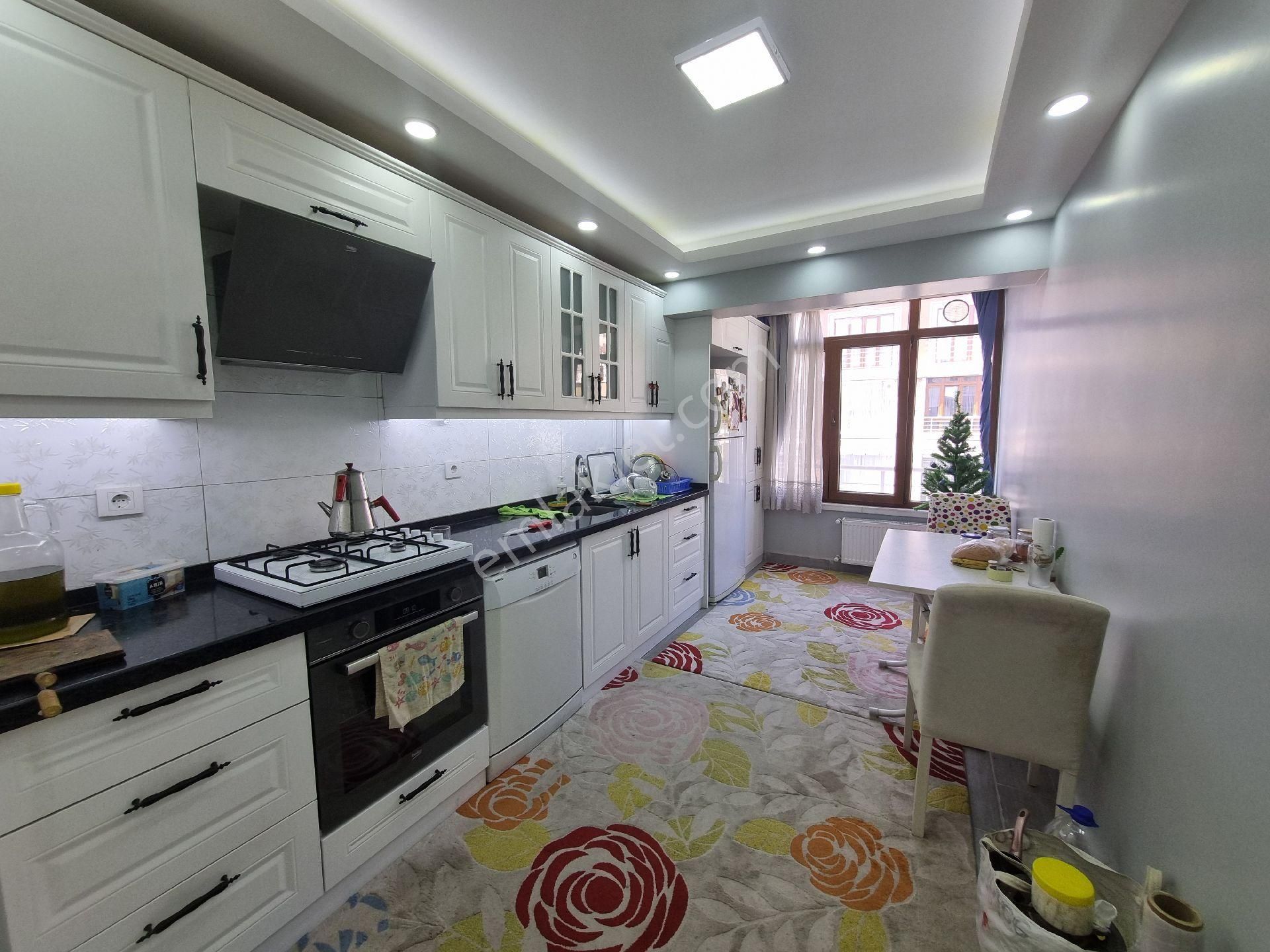 Bağbaşı'dan Kardeşler'de 5+1 Asansörlü Dubleks Çiftbanyolu Isı Yalıtımlı Ful Yapılı