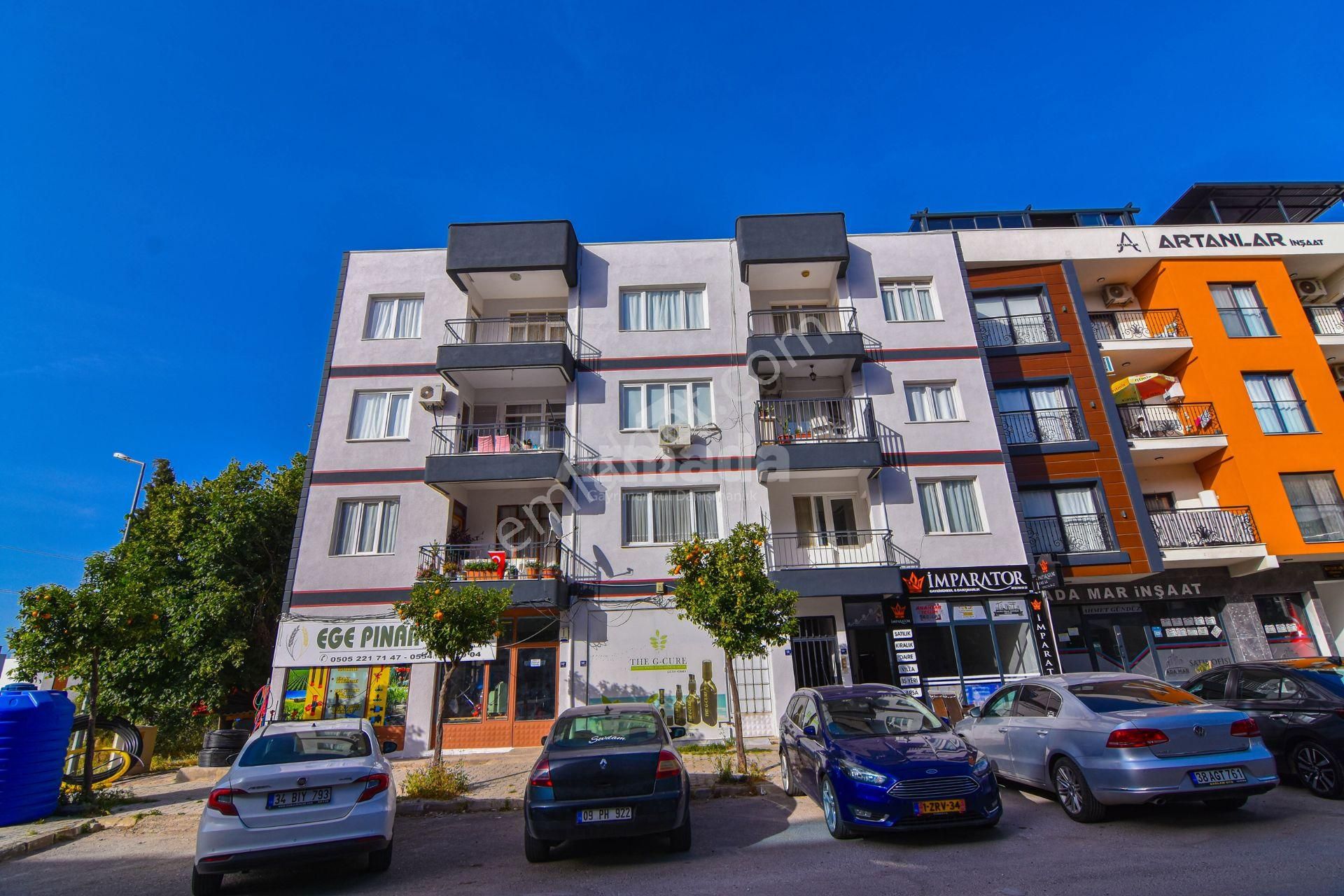 Kuşadası Davutlar Mahallesinde Ayrı Mutfaklı Satılık 3+1
