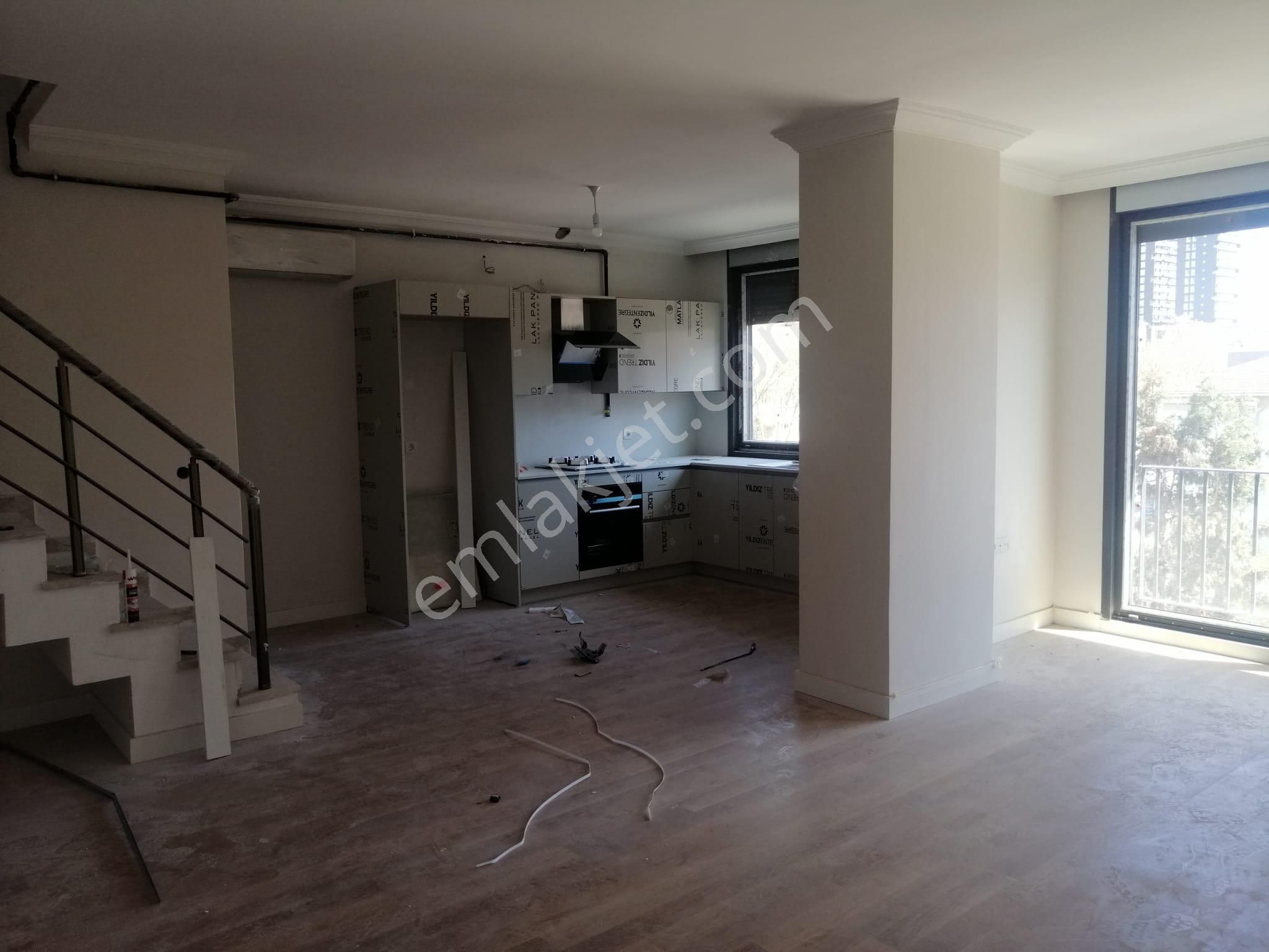 Bağdat Cad.üzeri,sıfır,4+1 Geniş Teraslı, Kullanışlı Dublekstir.
