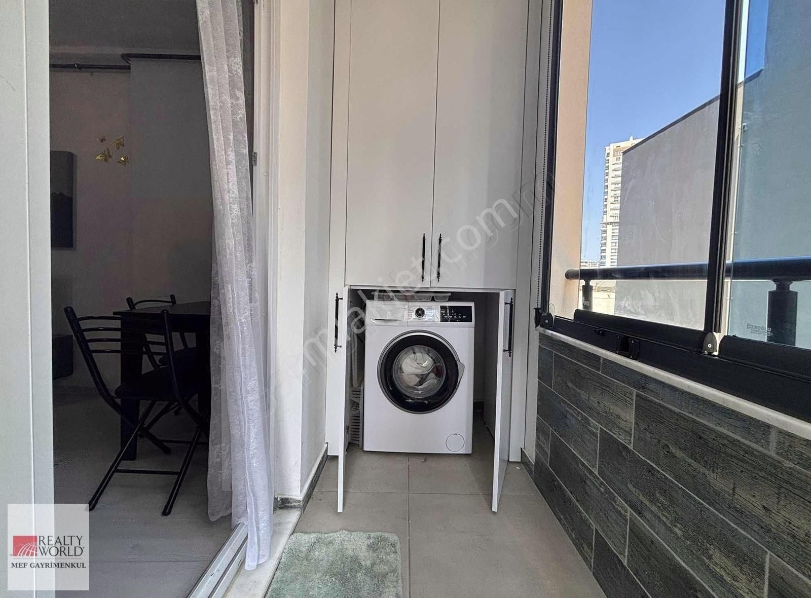 Rw Mef'ten Merkez Mh'de Luks 1+1 Eşyalı Satılık Daire