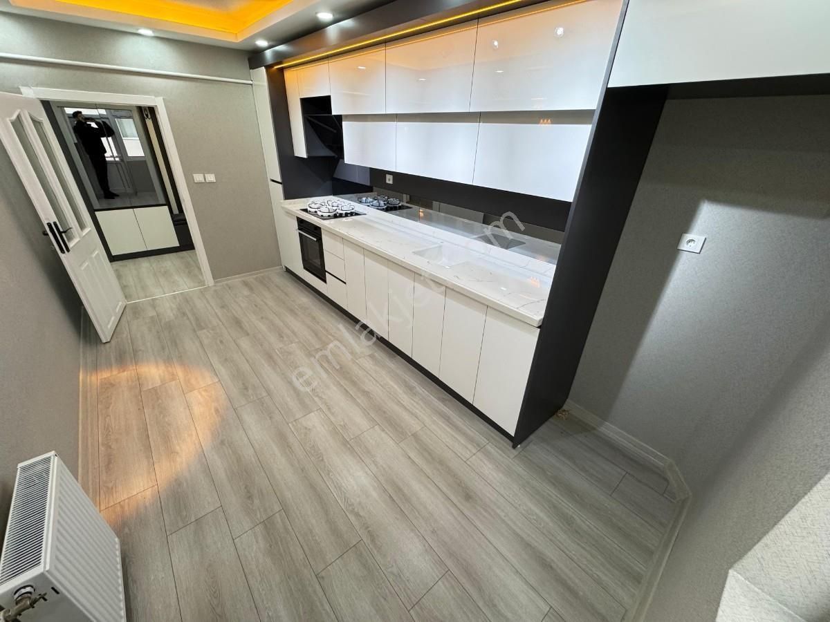 Sincan Mareşal Çakmak Mh 3+1 Lüks Yapı Asansörlü Bağımsız Daire