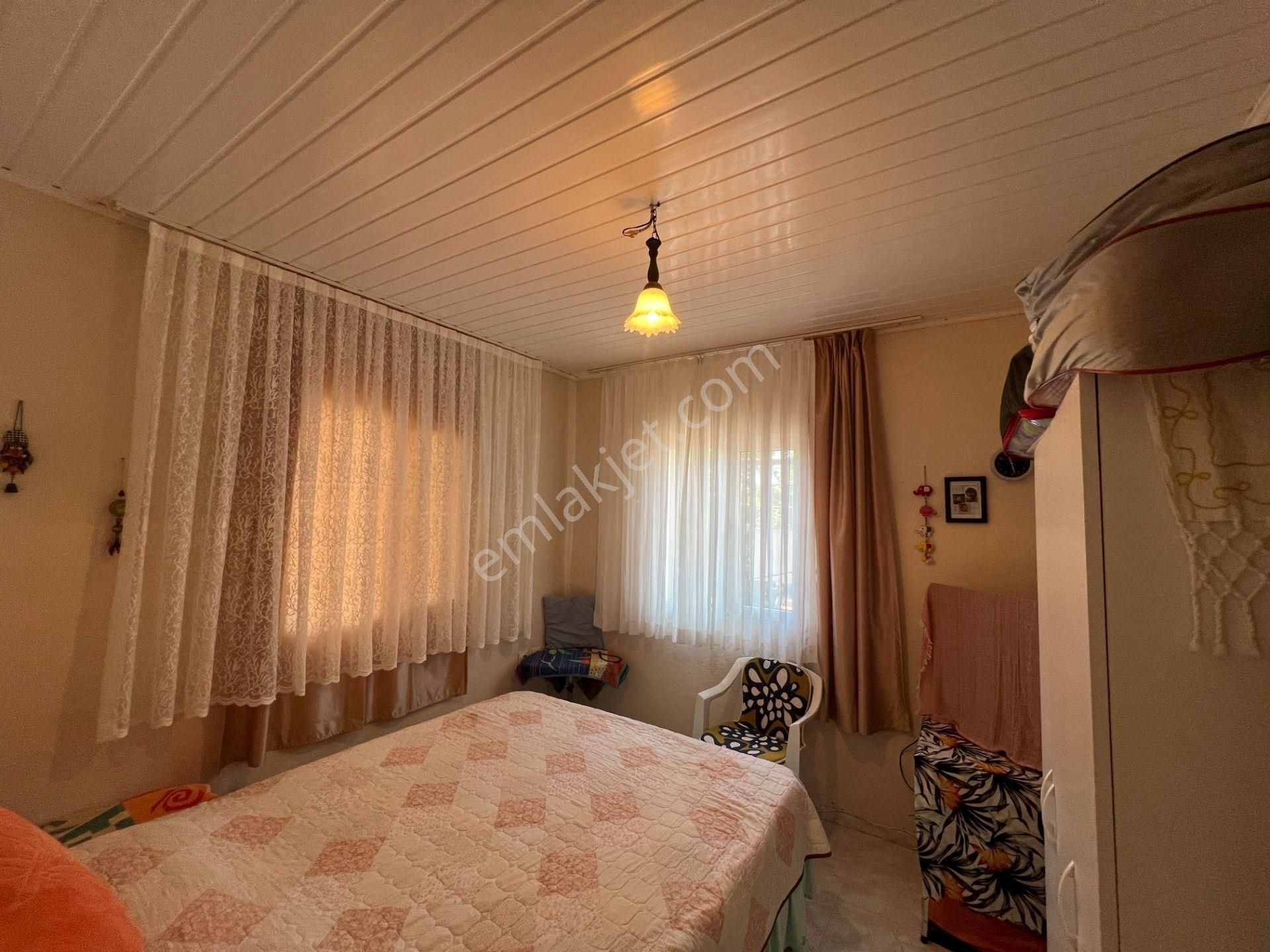 Ürkmez'de Köşe Konumda Denize 250metre 7+1 Dubleks Yazlık - Görsel 16