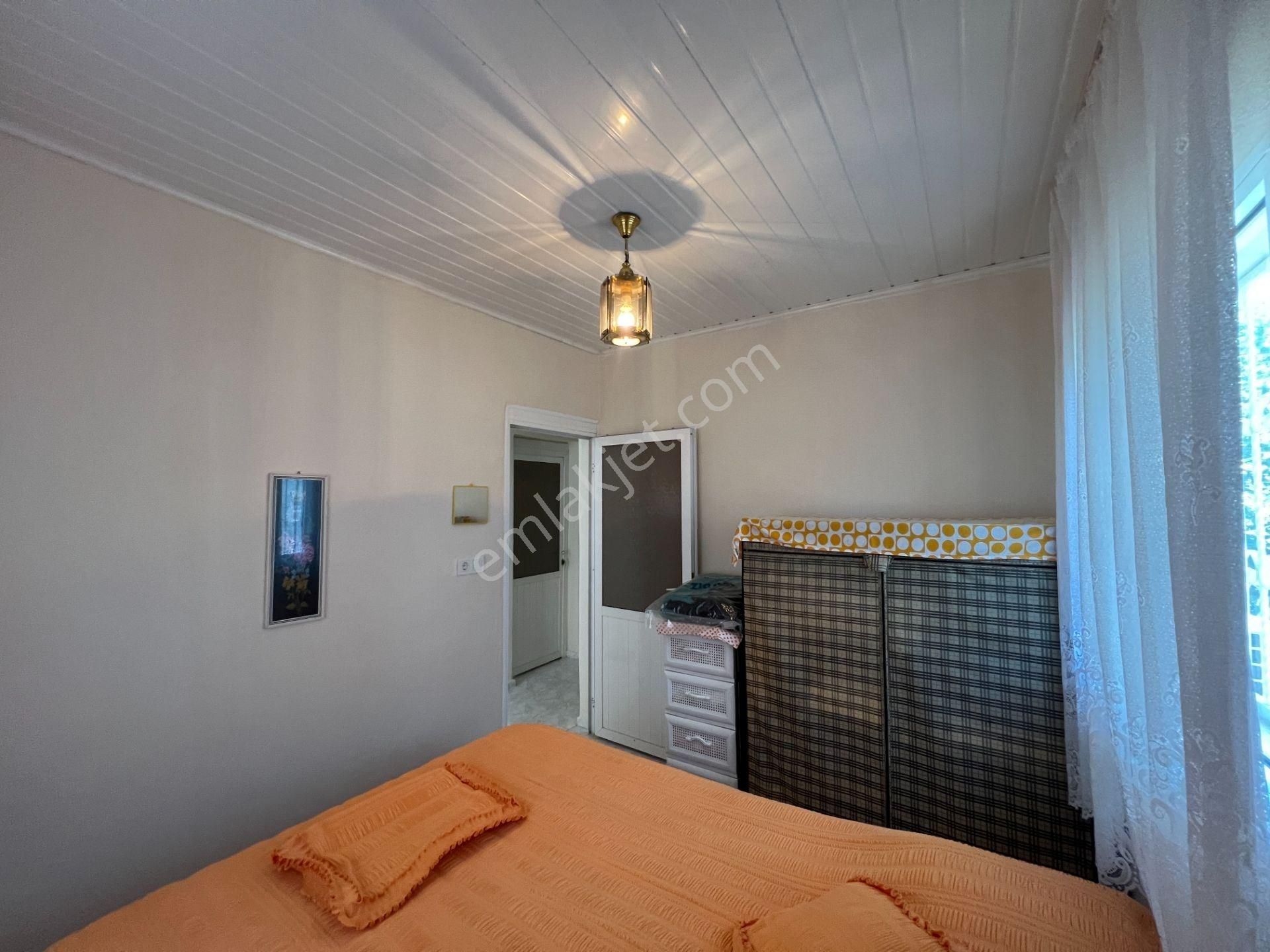 Ürkmez'de Köşe Konumda Denize 250metre 7+1 Dubleks Yazlık - Görsel 18