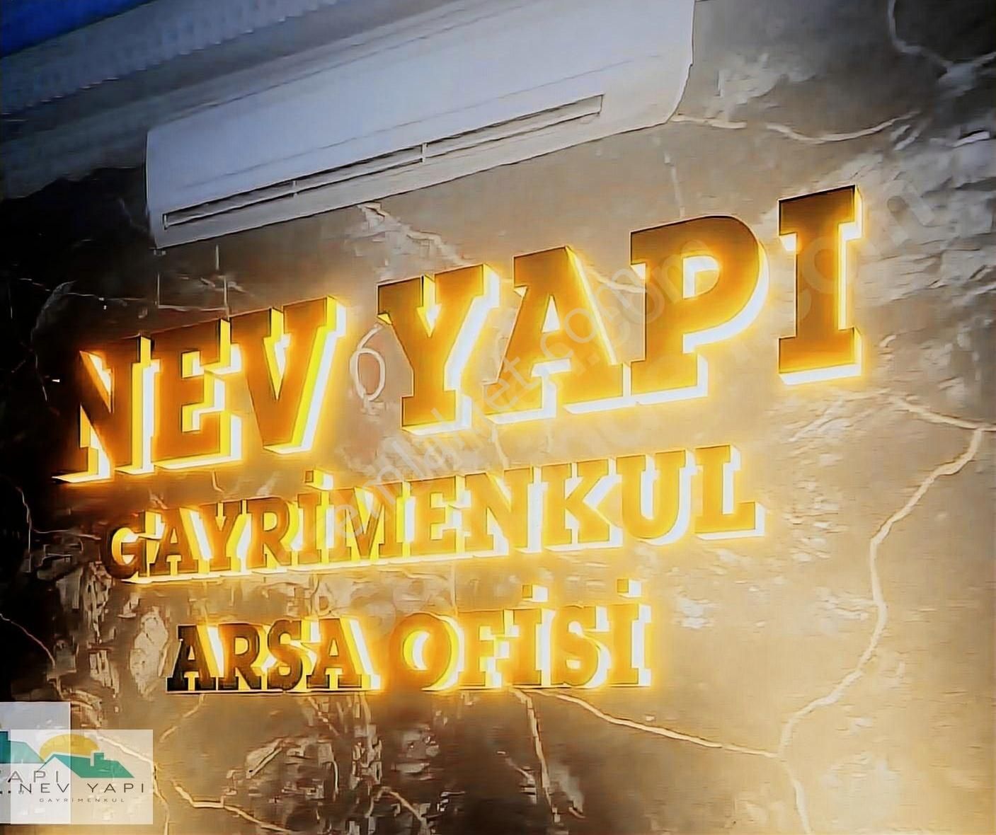** Nev Yapı Arsa Ofisinden Cadde Üzeri **