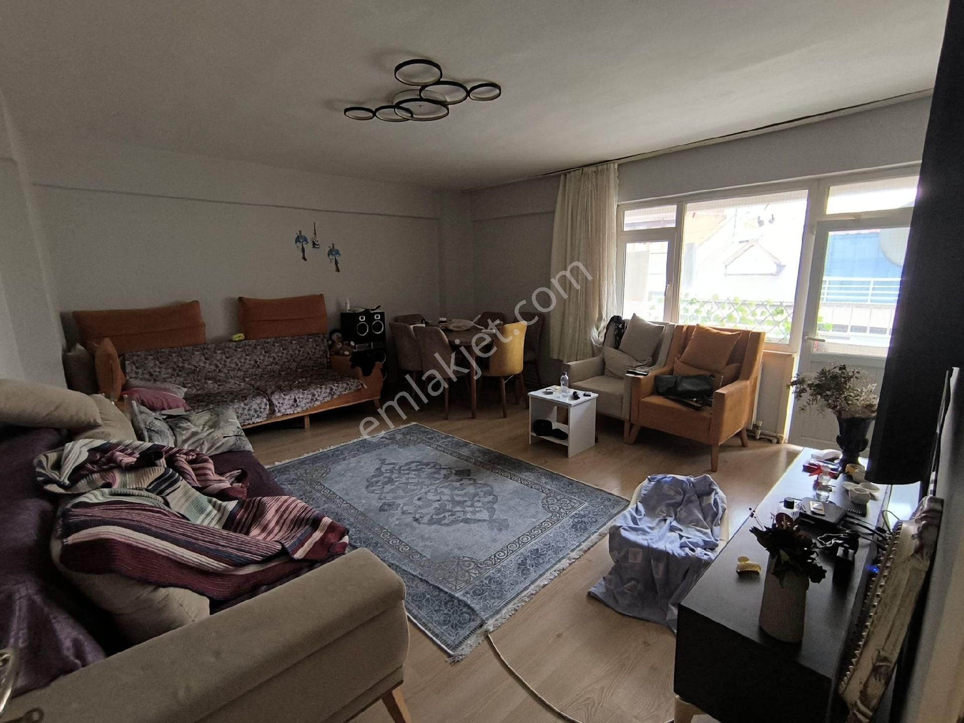 Küçükçekmece Yeşilovada Satılık 125.m2-daire.3+1-2.000.000.tl