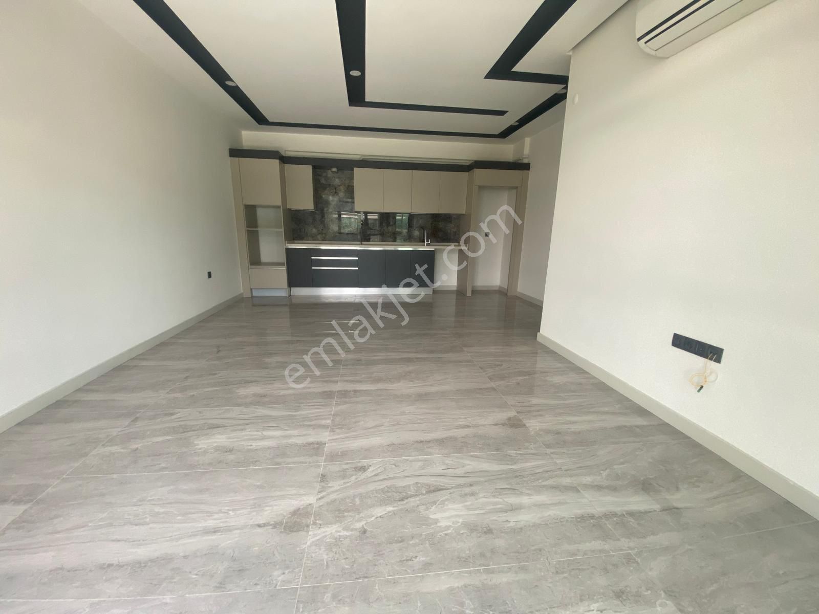 Merkeze Yakın 3+1 Site İçinde Ara Kat Daire!!