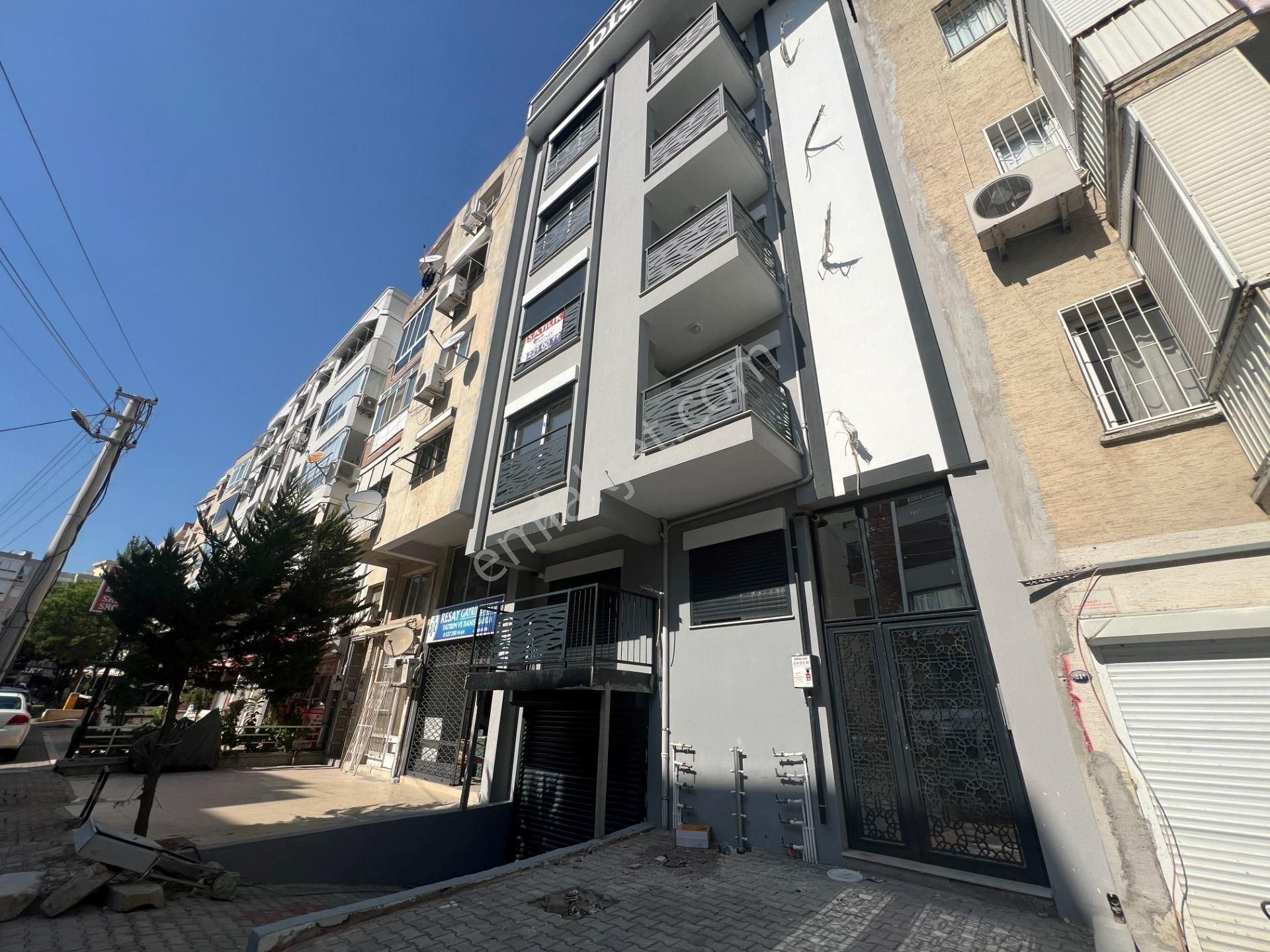 Bostanlı Ve Nergiz İzbana Yakın Konumda Ön Cephe Sıfır 2+1 Daire