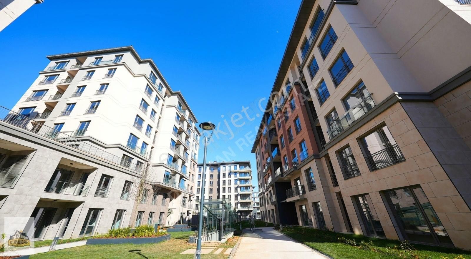 Çınarköy Evlerinde 1+1 Güncel Ara Kat Kiralık Daire