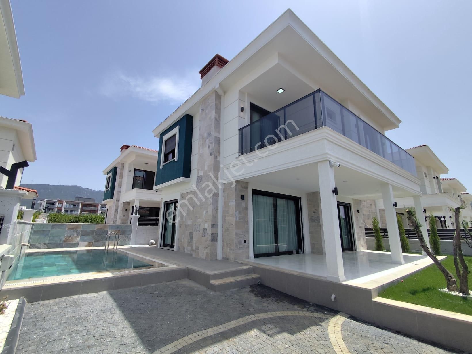 🏠 Özel Havuz, Şömine, Yerden Isıtma! Hayalinizdeki Villa Burada