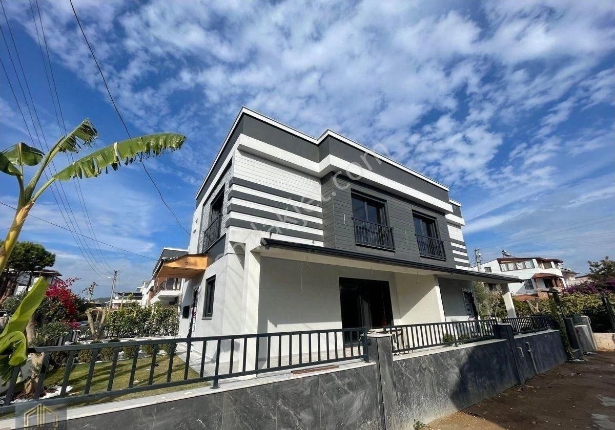 İzmir Seferihisar Doğanbey De Satılık 2+1 Geniş Bahçeli Yazlık Villa